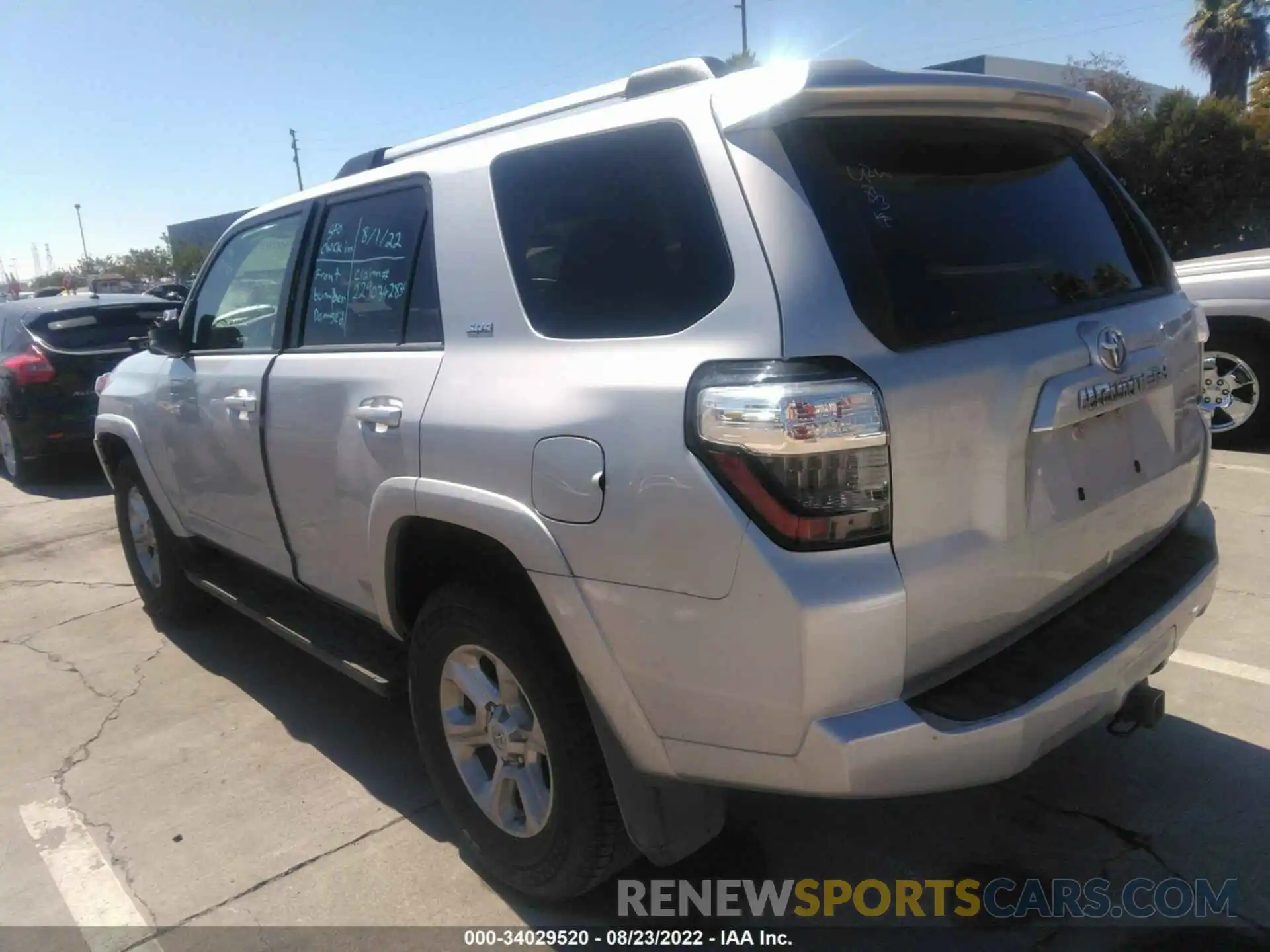 3 Photograph of a damaged car JTEMU5JR5M5937740 TOYOTA 4RUNNER 2021