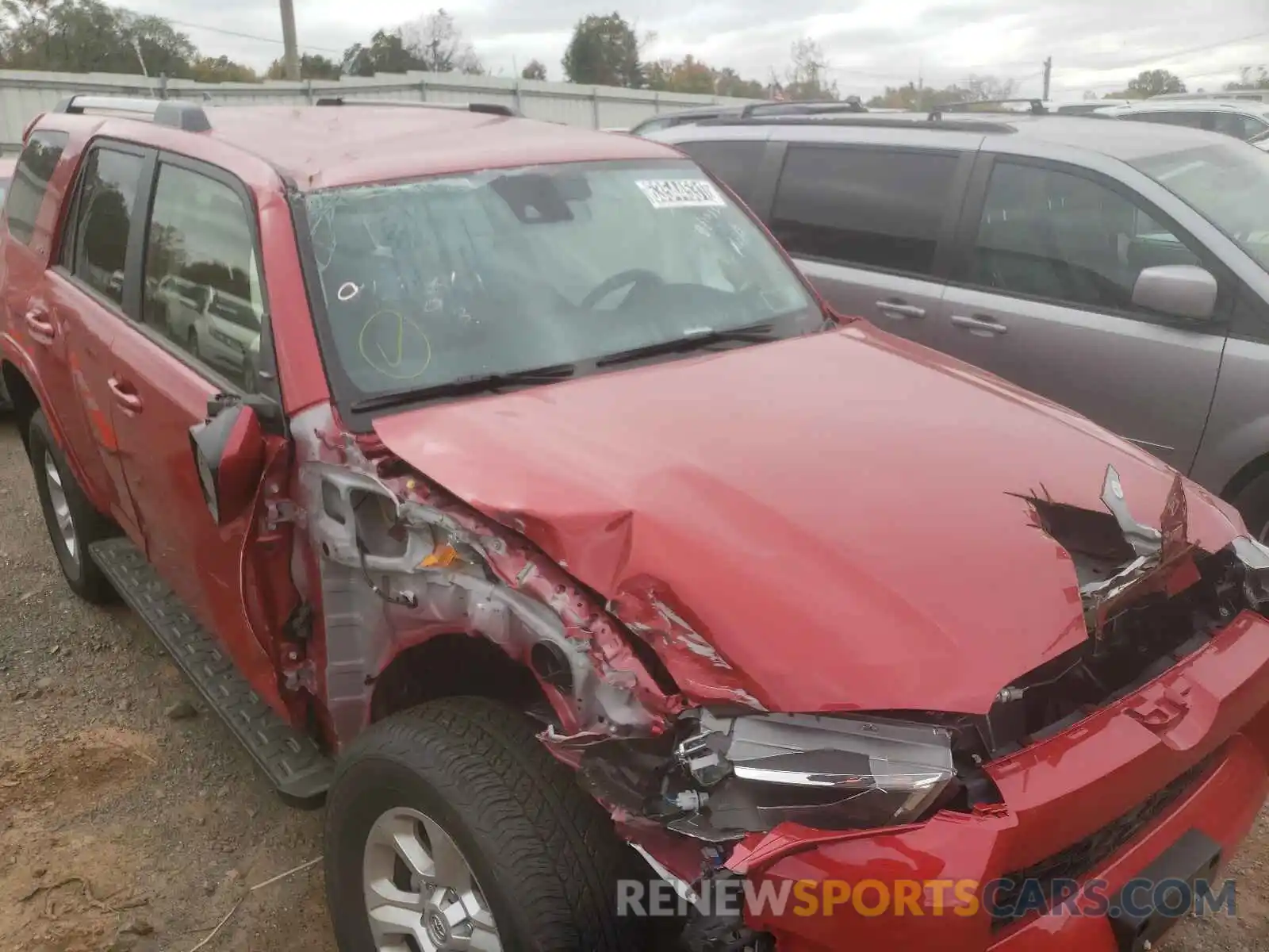 9 Photograph of a damaged car JTEMU5JR5M5940864 TOYOTA 4RUNNER 2021