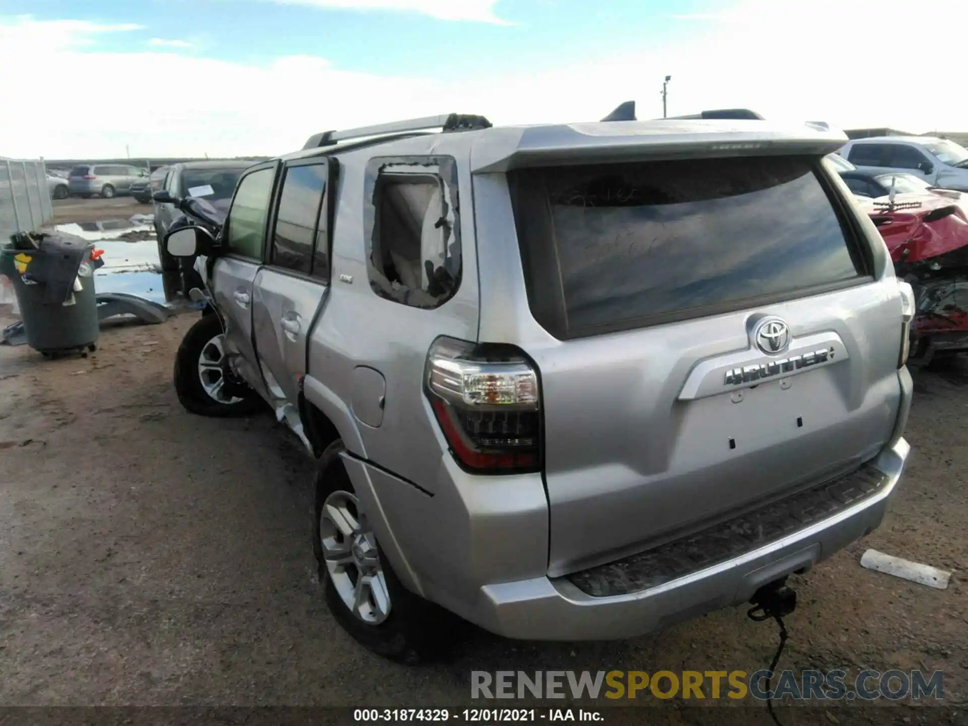 3 Photograph of a damaged car JTEMU5JR5M5943652 TOYOTA 4RUNNER 2021