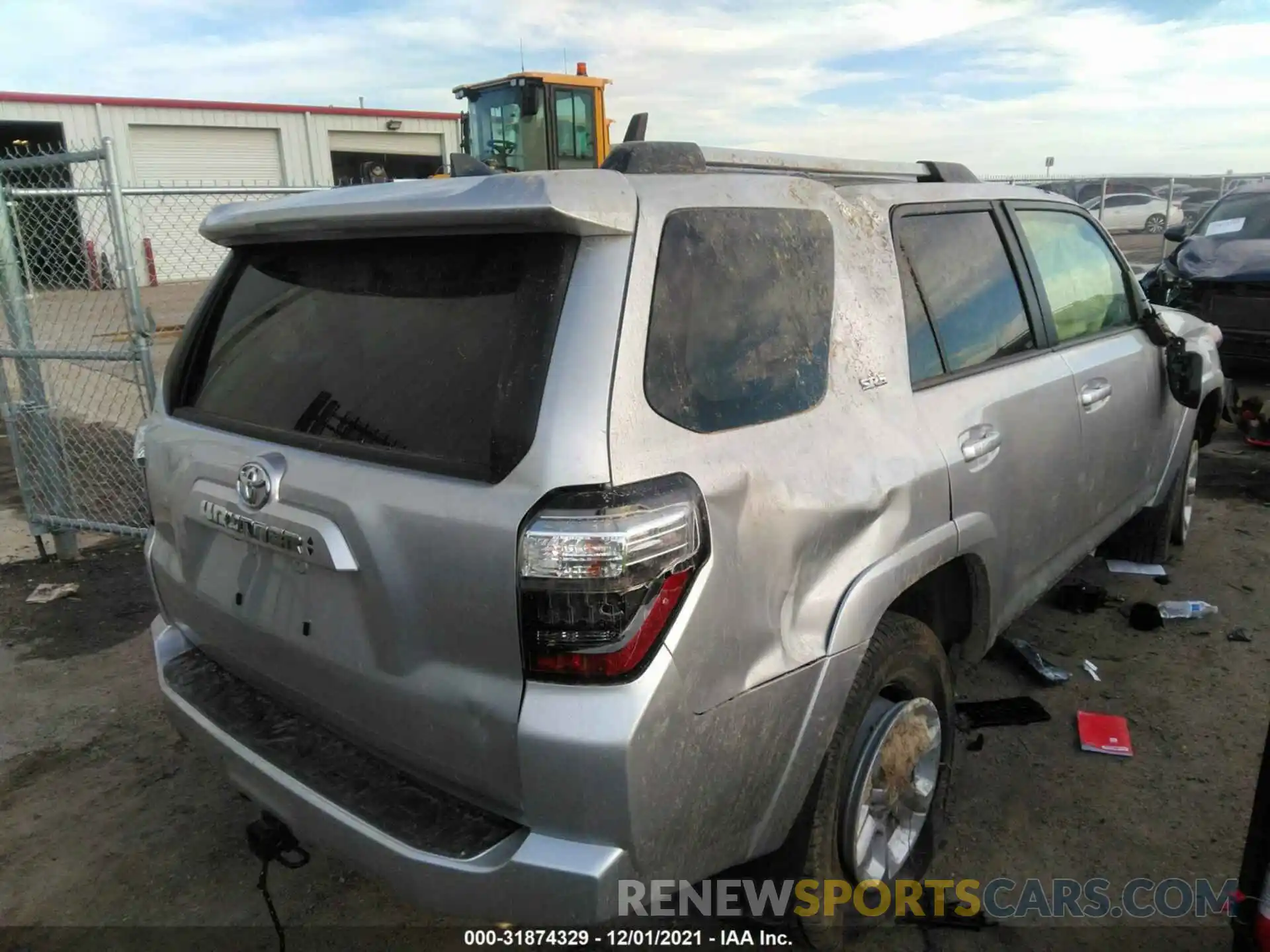 4 Photograph of a damaged car JTEMU5JR5M5943652 TOYOTA 4RUNNER 2021