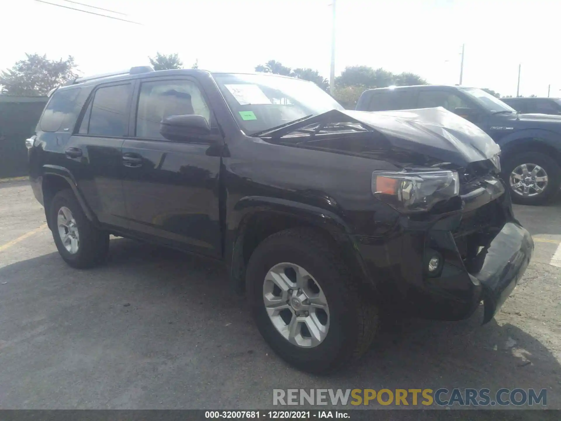 1 Photograph of a damaged car JTEMU5JR6M5880612 TOYOTA 4RUNNER 2021