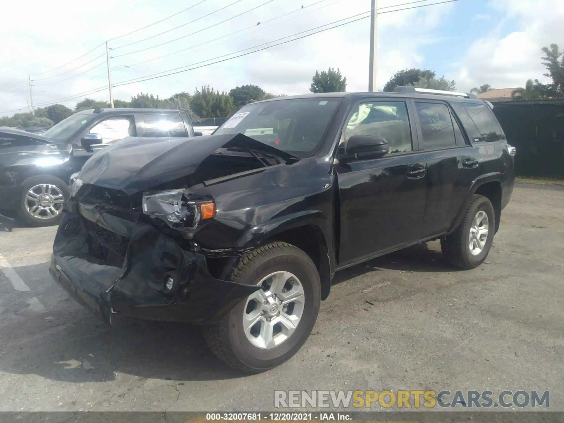 2 Photograph of a damaged car JTEMU5JR6M5880612 TOYOTA 4RUNNER 2021