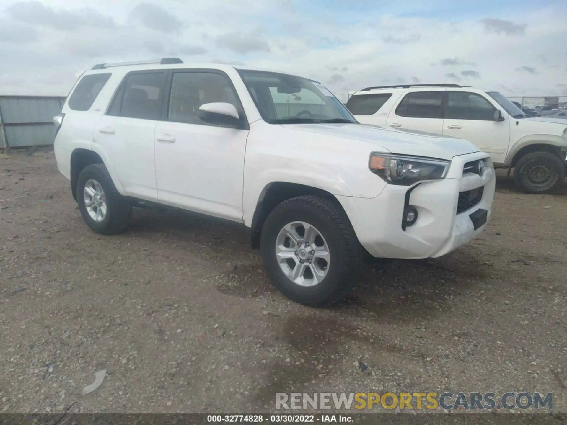 1 Photograph of a damaged car JTEMU5JR6M5883851 TOYOTA 4RUNNER 2021