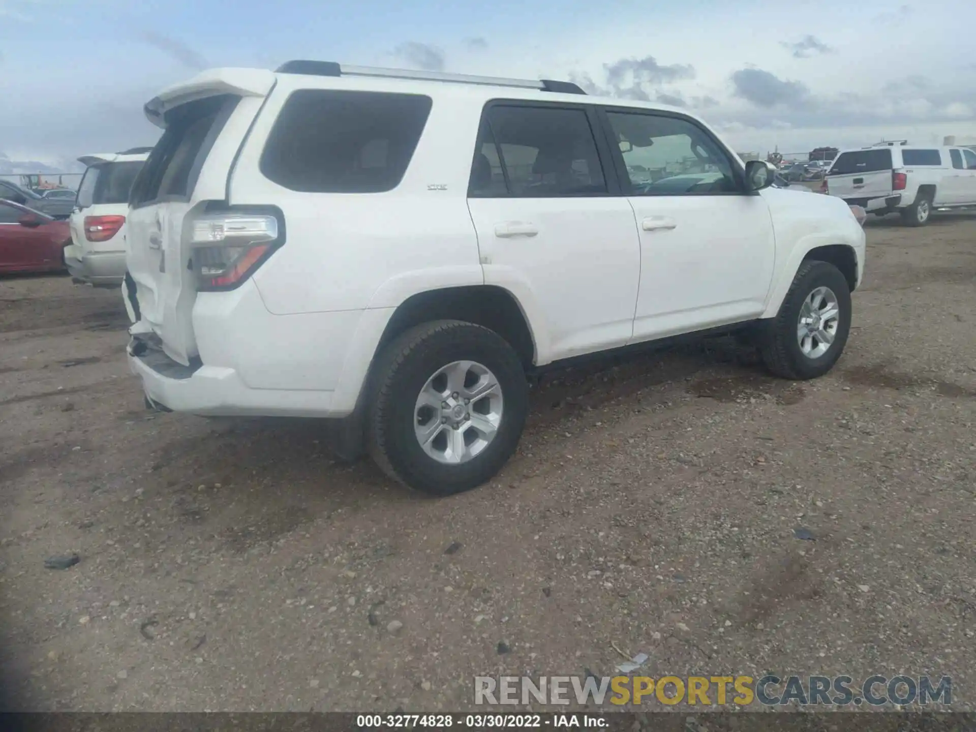 4 Фотография поврежденного автомобиля JTEMU5JR6M5883851 TOYOTA 4RUNNER 2021