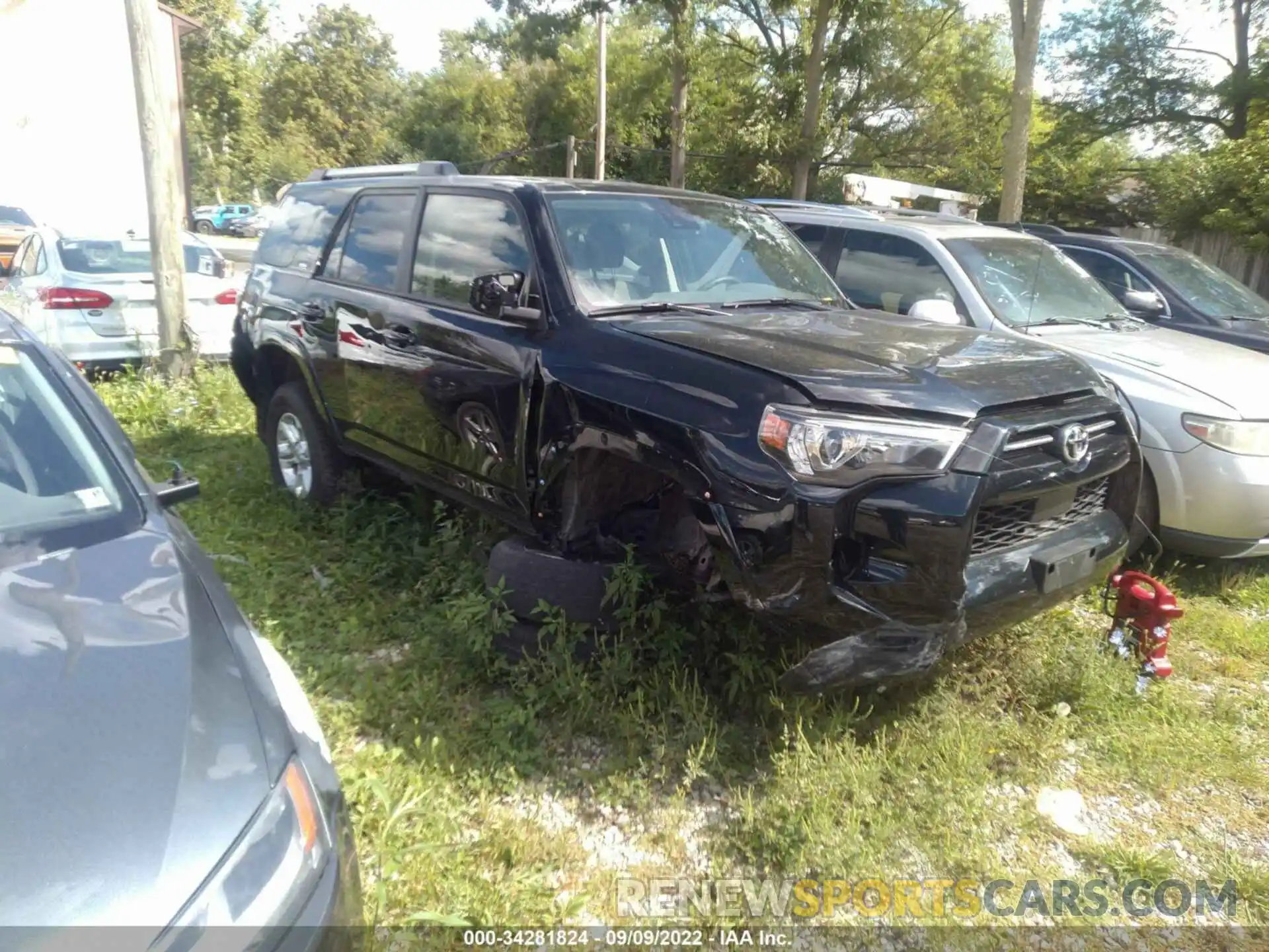 1 Photograph of a damaged car JTEMU5JR6M5895997 TOYOTA 4RUNNER 2021