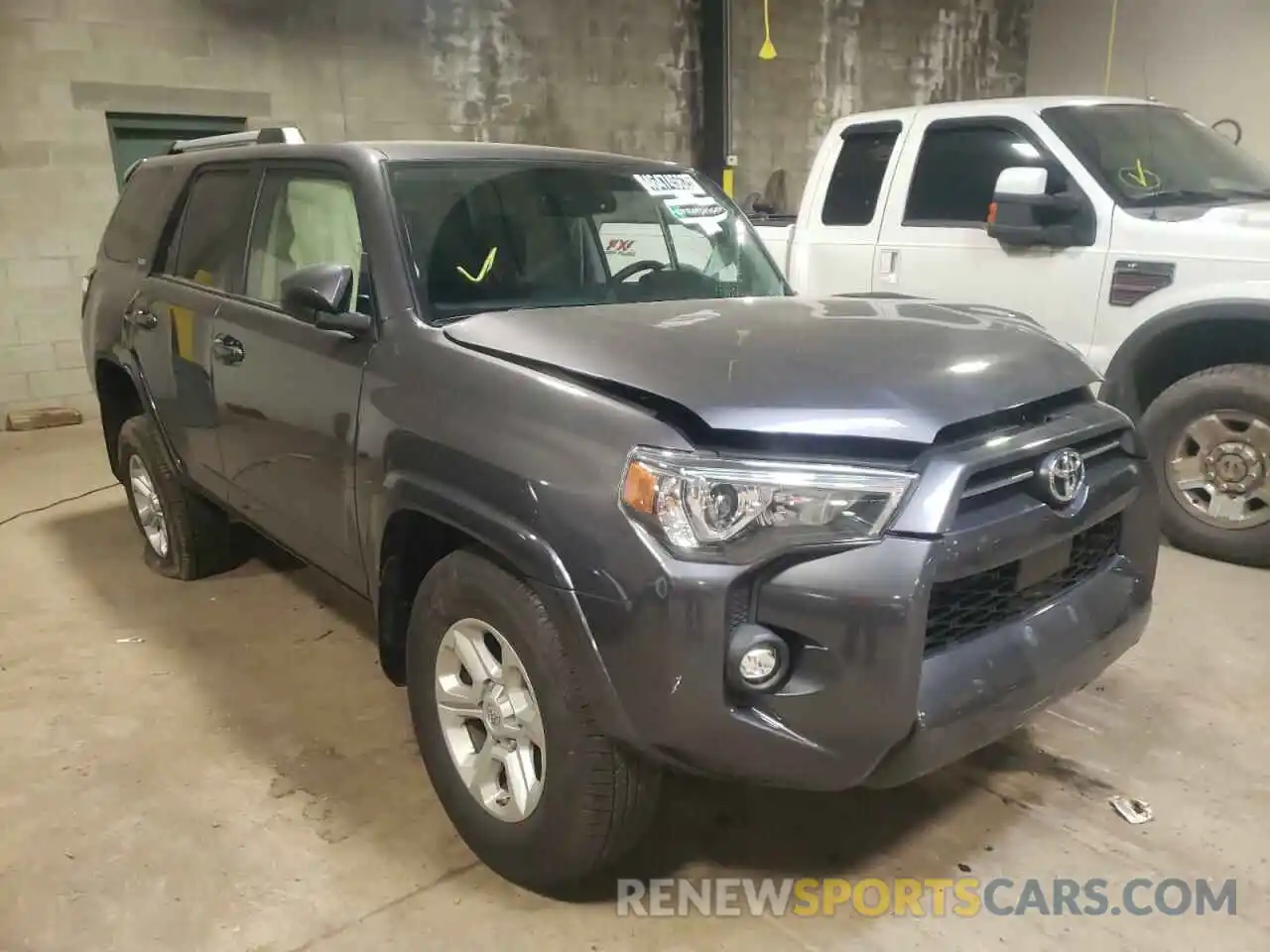 1 Photograph of a damaged car JTEMU5JR6M5901555 TOYOTA 4RUNNER 2021