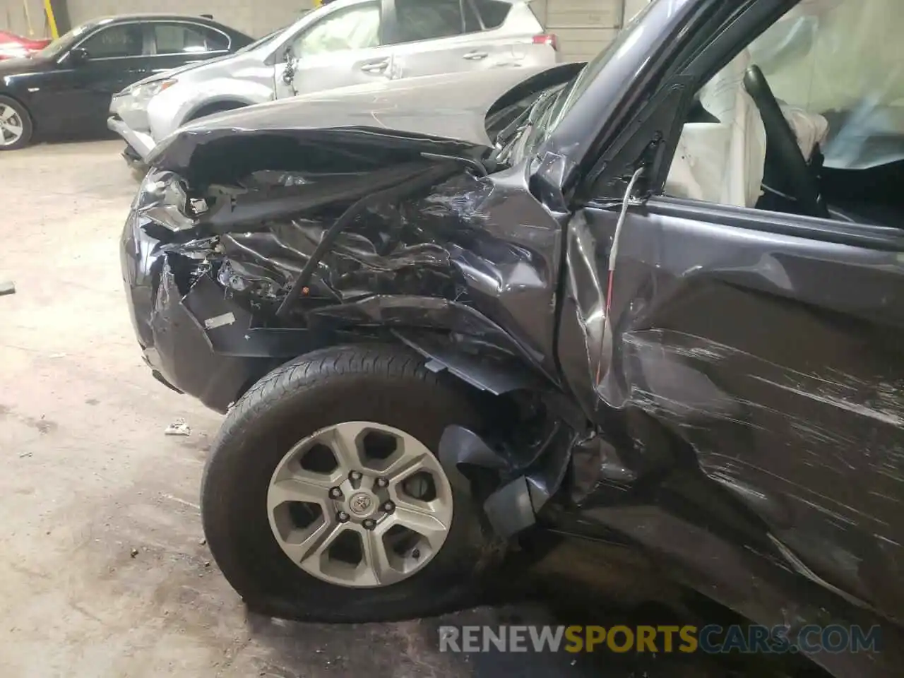 9 Photograph of a damaged car JTEMU5JR6M5901555 TOYOTA 4RUNNER 2021