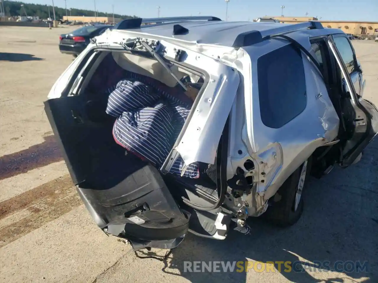 9 Photograph of a damaged car JTEMU5JR6M5923149 TOYOTA 4RUNNER 2021