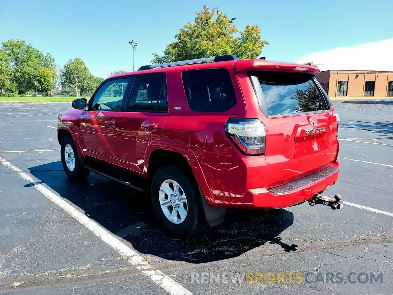 3 Photograph of a damaged car JTEMU5JR6M5940095 TOYOTA 4RUNNER 2021