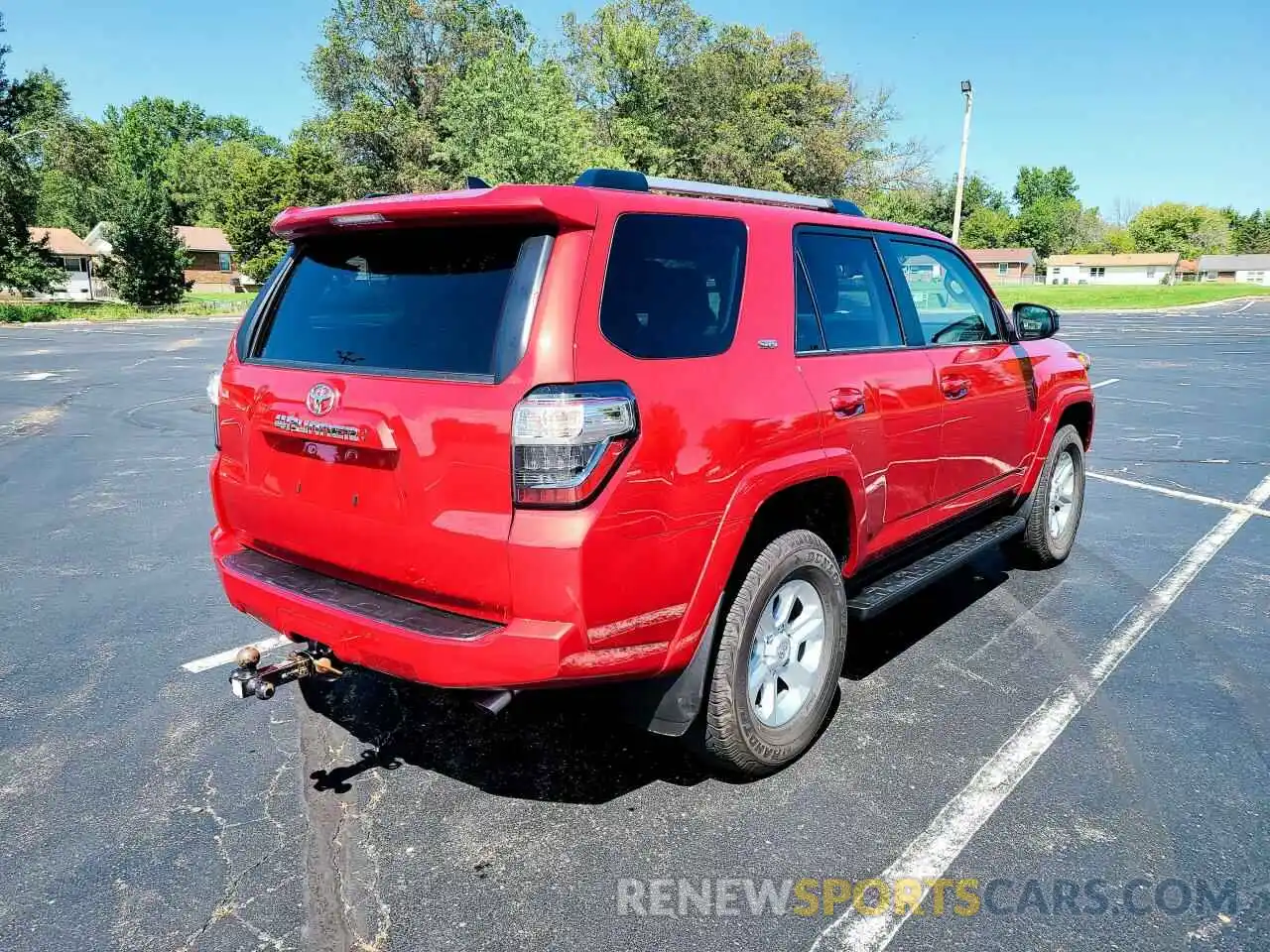 4 Photograph of a damaged car JTEMU5JR6M5940095 TOYOTA 4RUNNER 2021