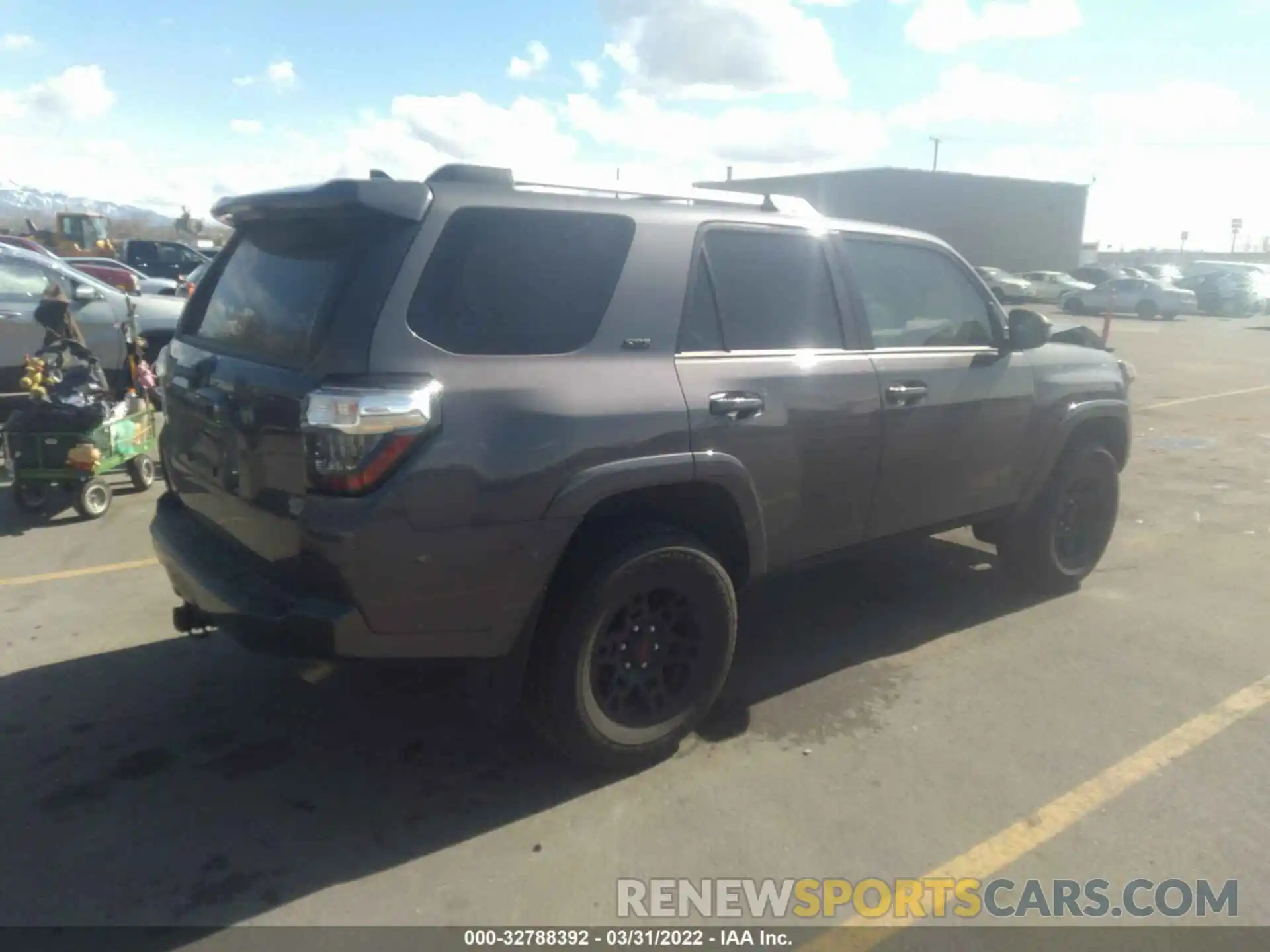 4 Photograph of a damaged car JTEMU5JR6M5955700 TOYOTA 4RUNNER 2021