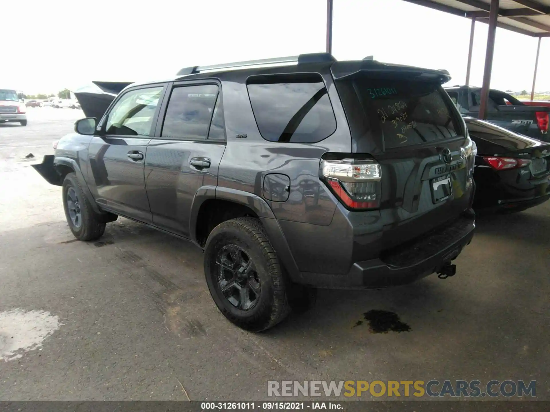 3 Photograph of a damaged car JTEMU5JR6M5958337 TOYOTA 4RUNNER 2021