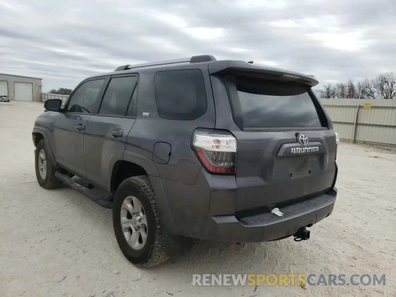 3 Photograph of a damaged car JTEMU5JR6M5963442 TOYOTA 4RUNNER 2021