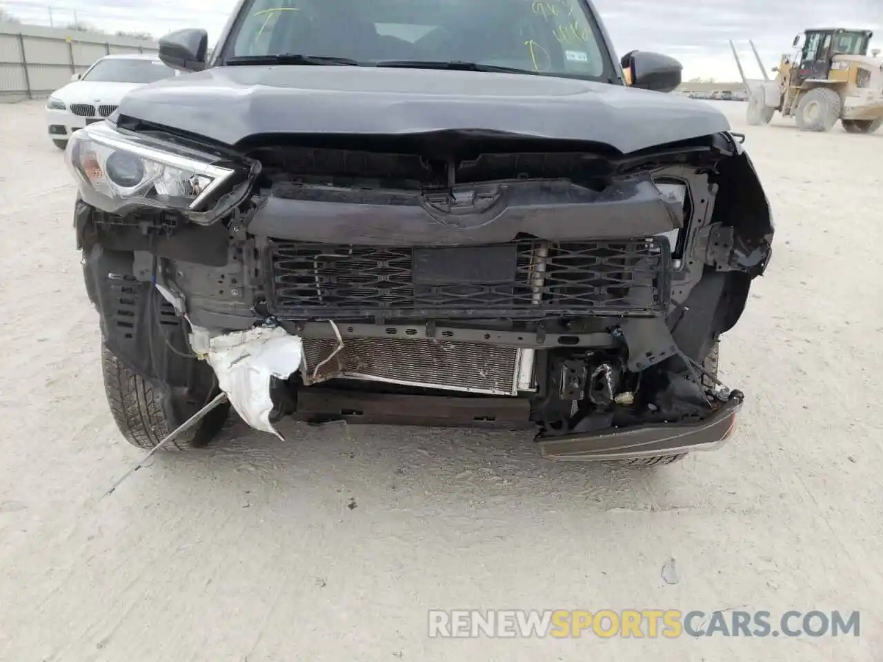 9 Photograph of a damaged car JTEMU5JR6M5963442 TOYOTA 4RUNNER 2021