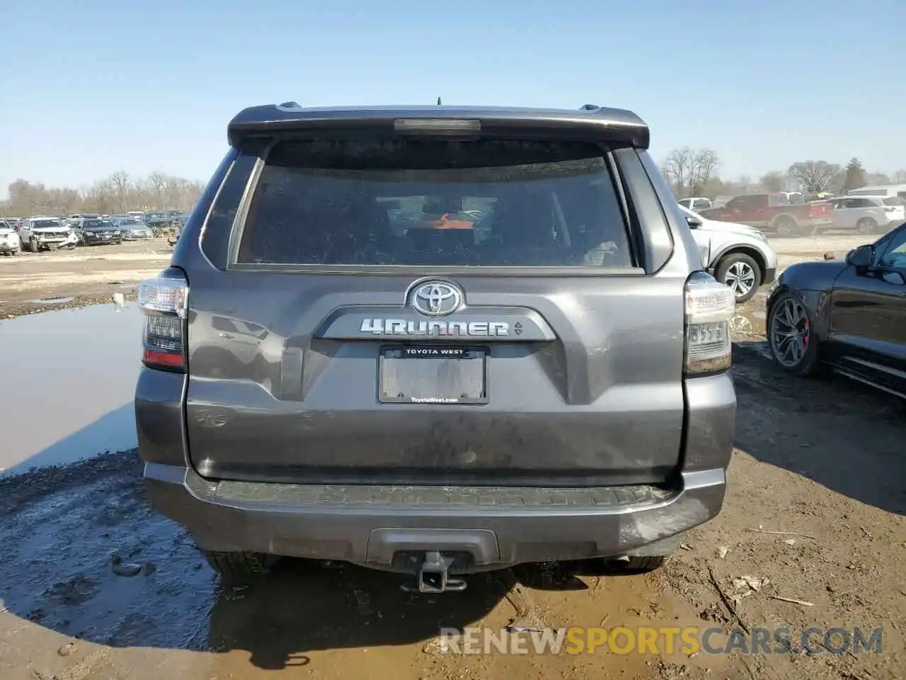 6 Photograph of a damaged car JTEMU5JR6M5968687 TOYOTA 4RUNNER 2021