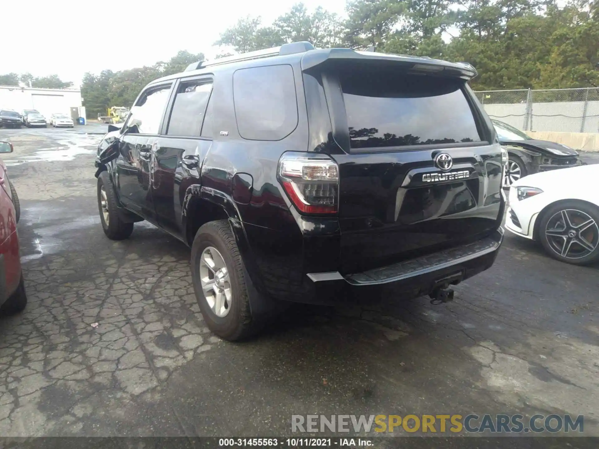 3 Photograph of a damaged car JTEMU5JR7M5850776 TOYOTA 4RUNNER 2021