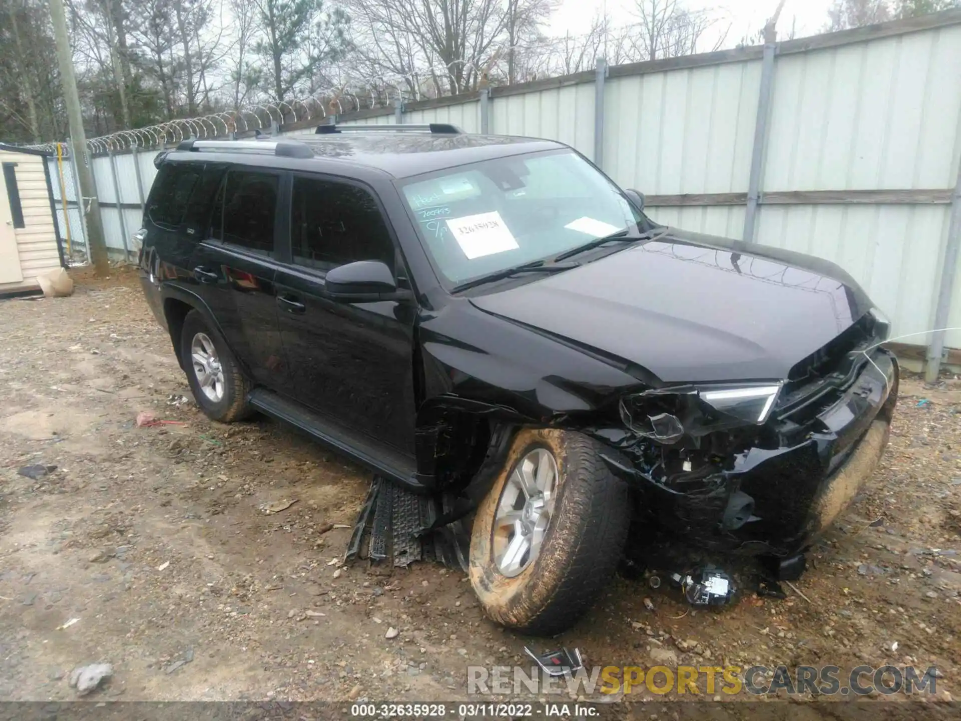 1 Photograph of a damaged car JTEMU5JR7M5862636 TOYOTA 4RUNNER 2021