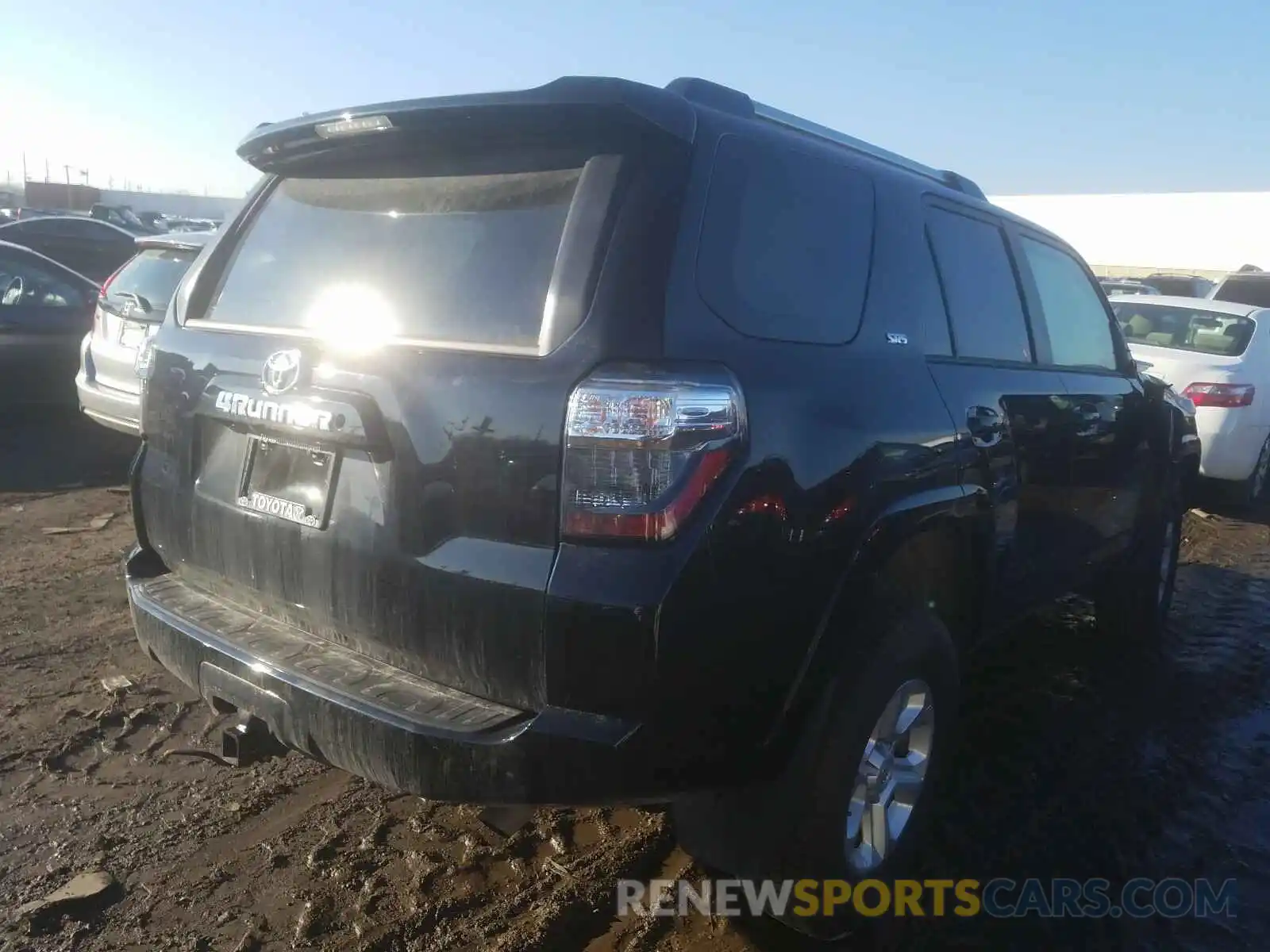 4 Photograph of a damaged car JTEMU5JR7M5874317 TOYOTA 4RUNNER 2021