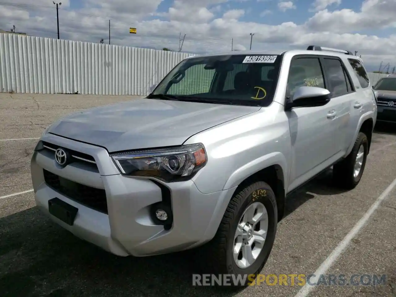 2 Photograph of a damaged car JTEMU5JR7M5882434 TOYOTA 4RUNNER 2021