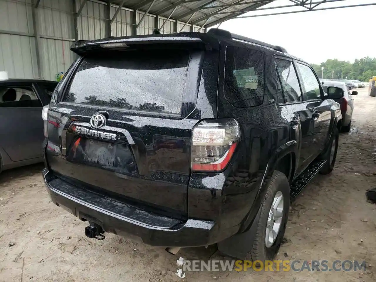 4 Photograph of a damaged car JTEMU5JR7M5900818 TOYOTA 4RUNNER 2021