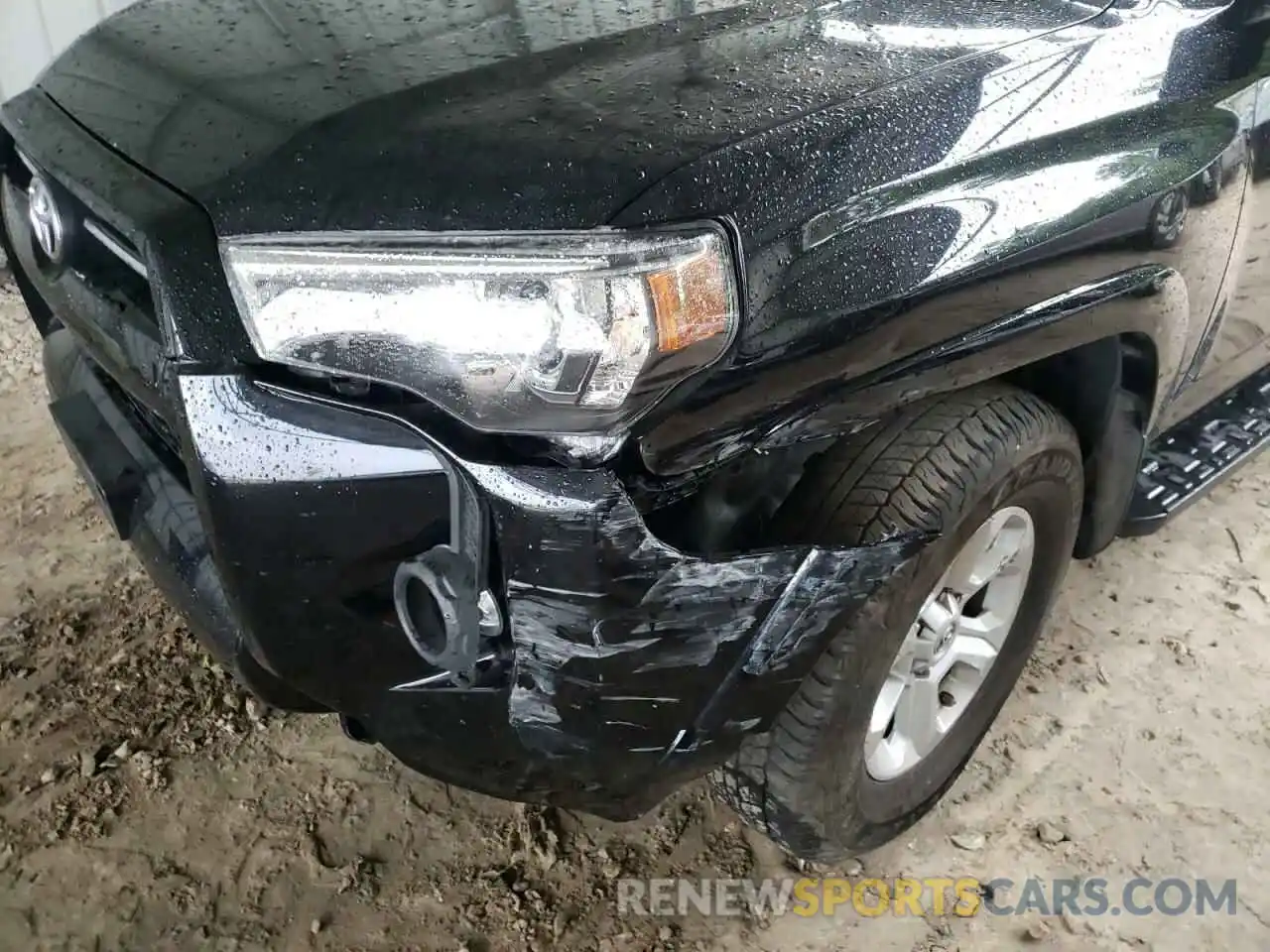 9 Photograph of a damaged car JTEMU5JR7M5900818 TOYOTA 4RUNNER 2021