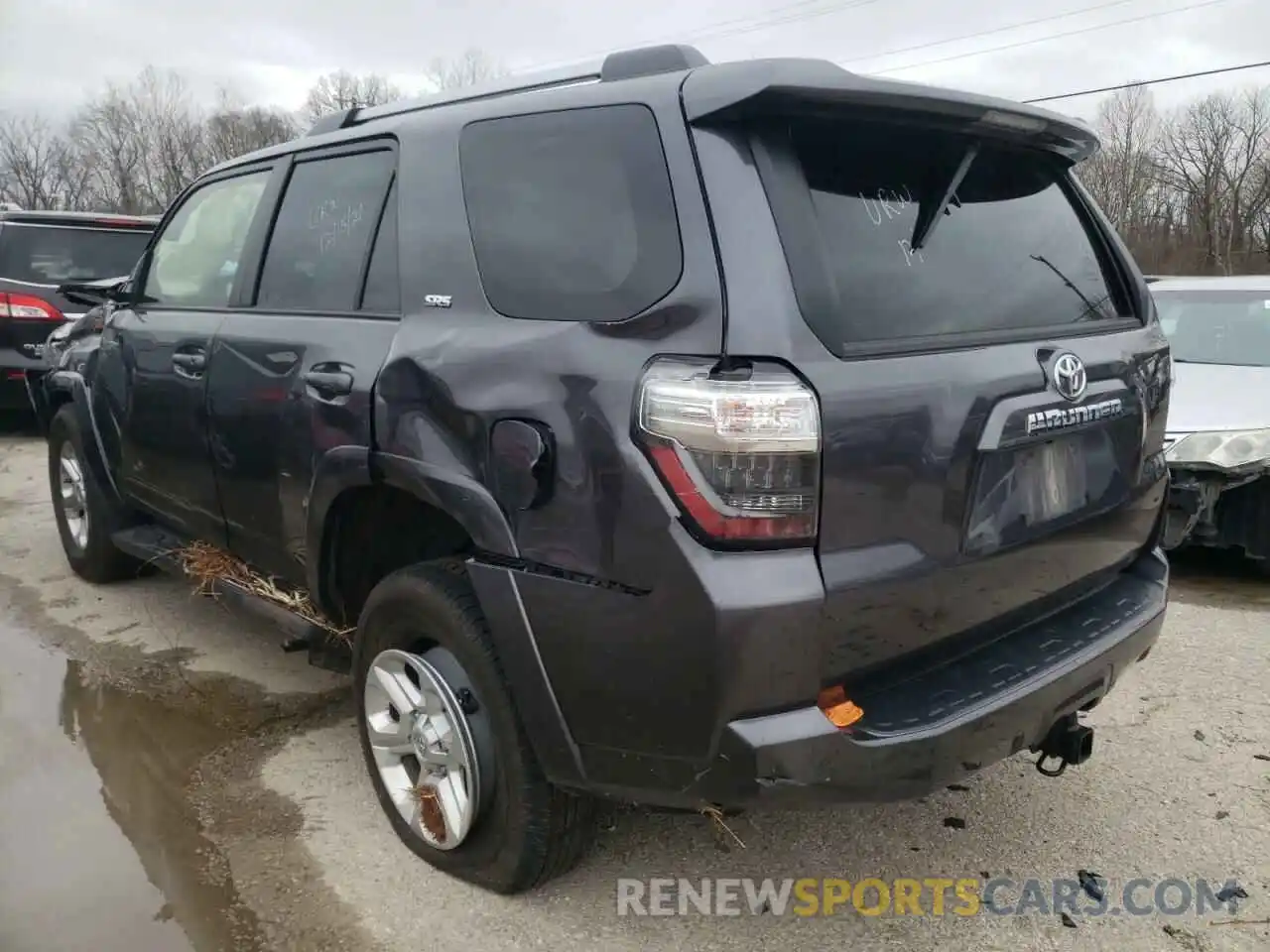 3 Photograph of a damaged car JTEMU5JR7M5908739 TOYOTA 4RUNNER 2021