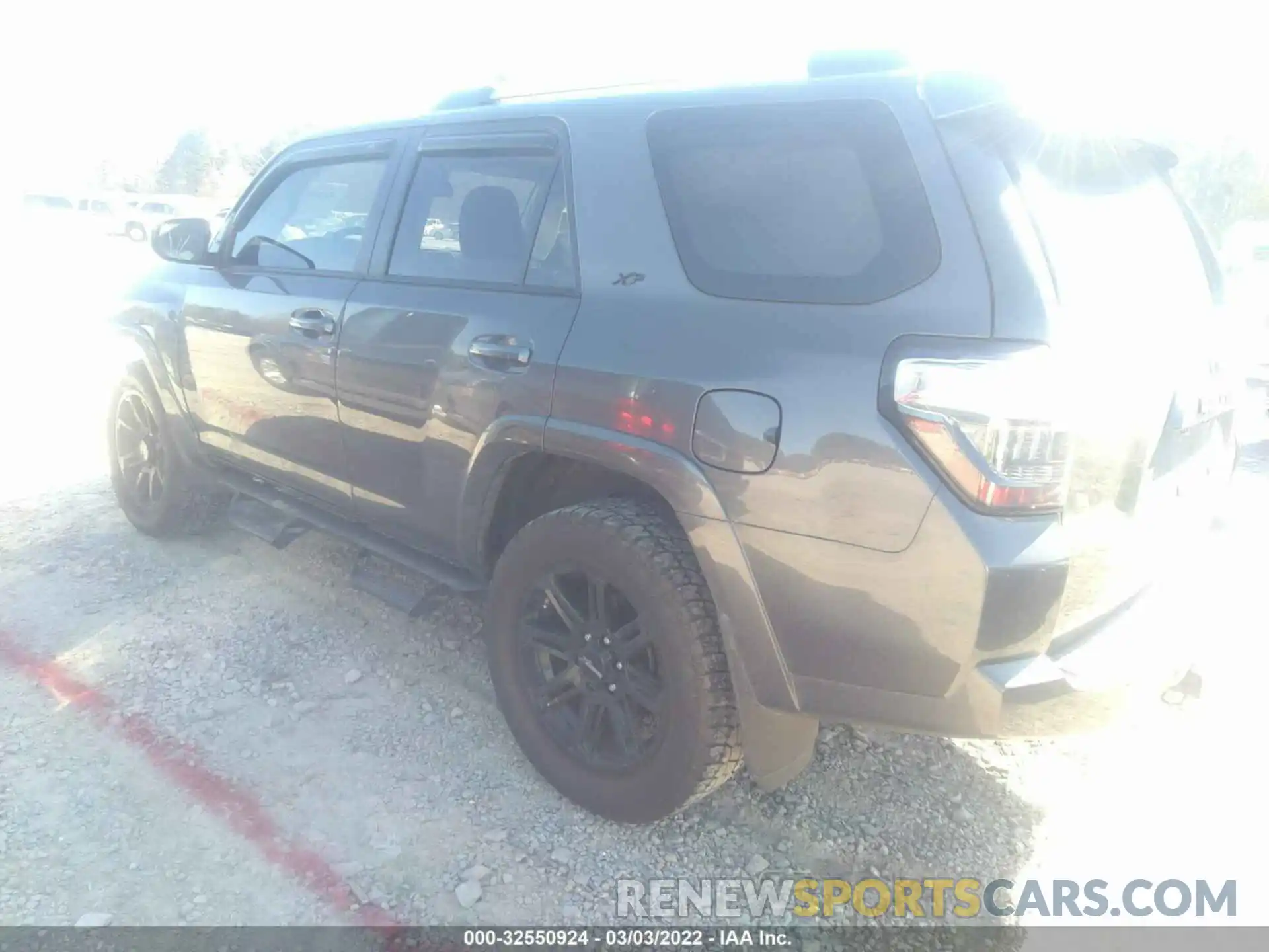 3 Photograph of a damaged car JTEMU5JR7M5912113 TOYOTA 4RUNNER 2021