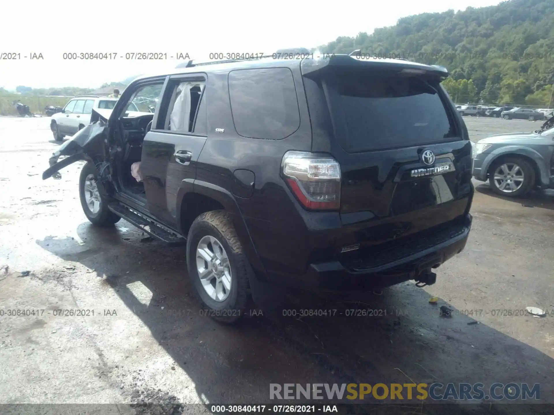 3 Photograph of a damaged car JTEMU5JR7M5925363 TOYOTA 4RUNNER 2021