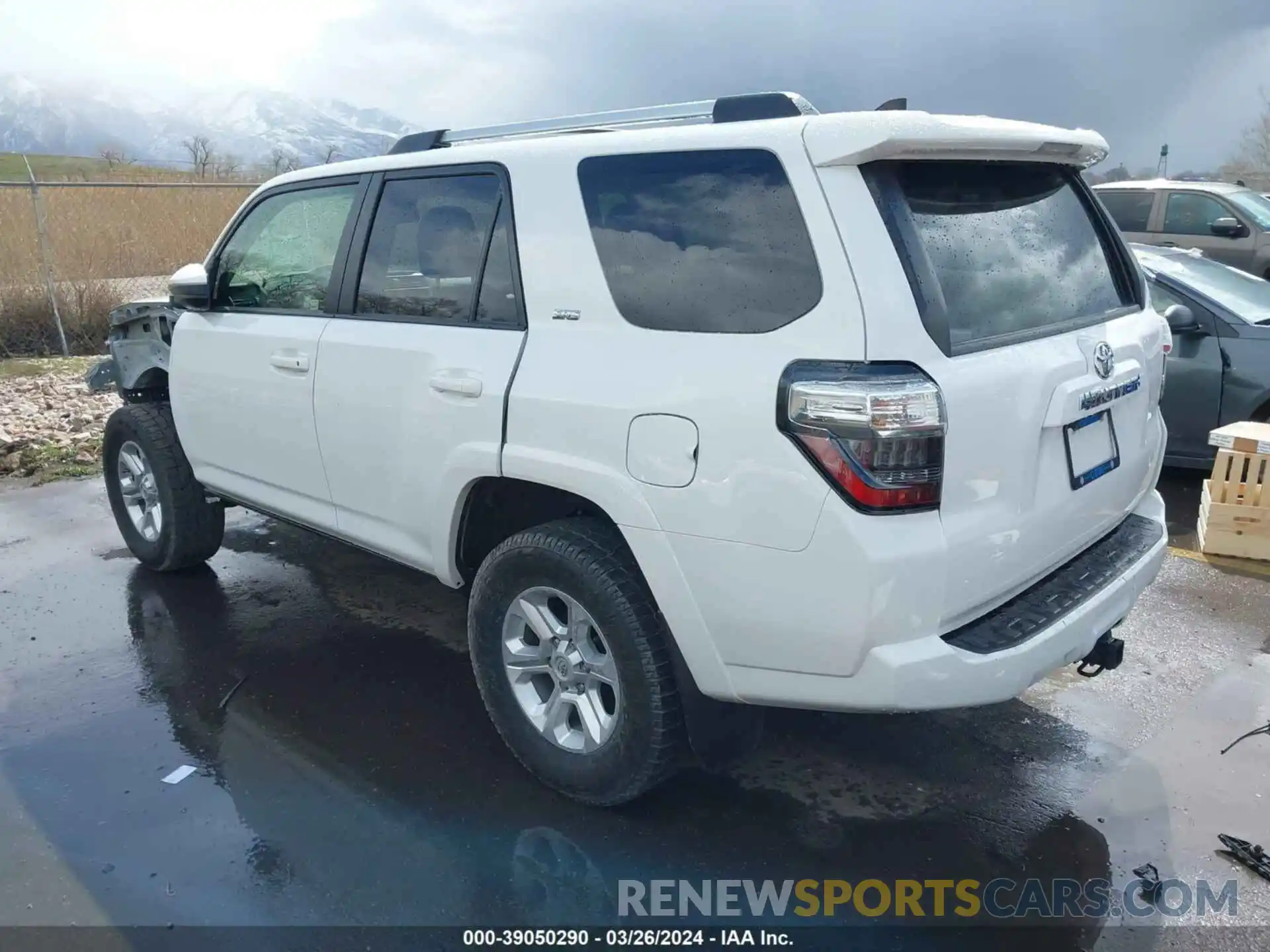 3 Photograph of a damaged car JTEMU5JR7M5938680 TOYOTA 4RUNNER 2021