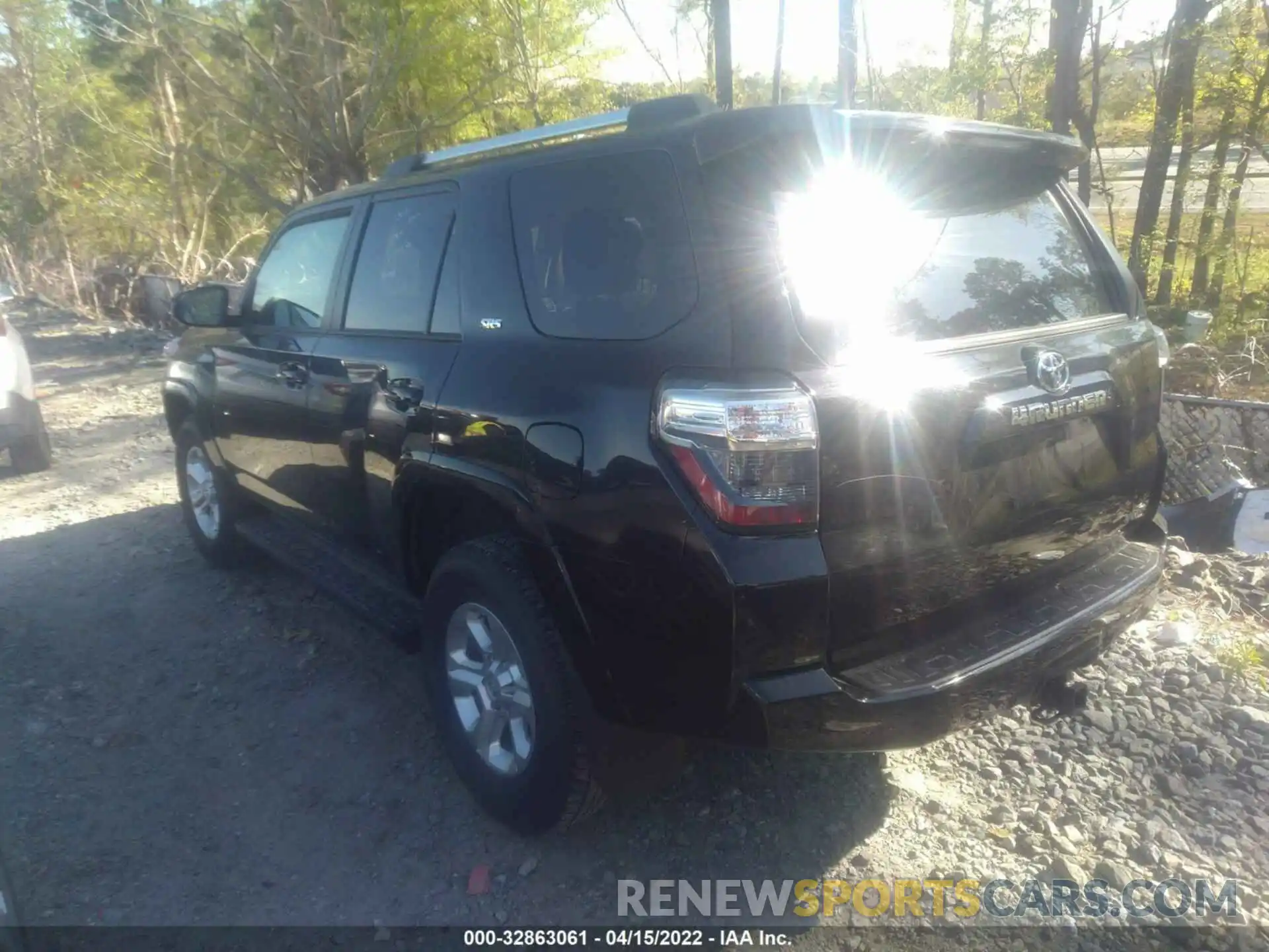 3 Photograph of a damaged car JTEMU5JR7M5940705 TOYOTA 4RUNNER 2021