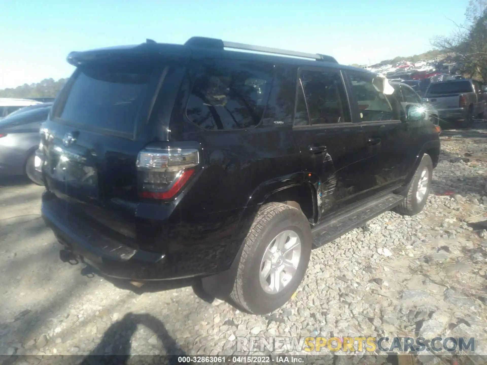 4 Photograph of a damaged car JTEMU5JR7M5940705 TOYOTA 4RUNNER 2021