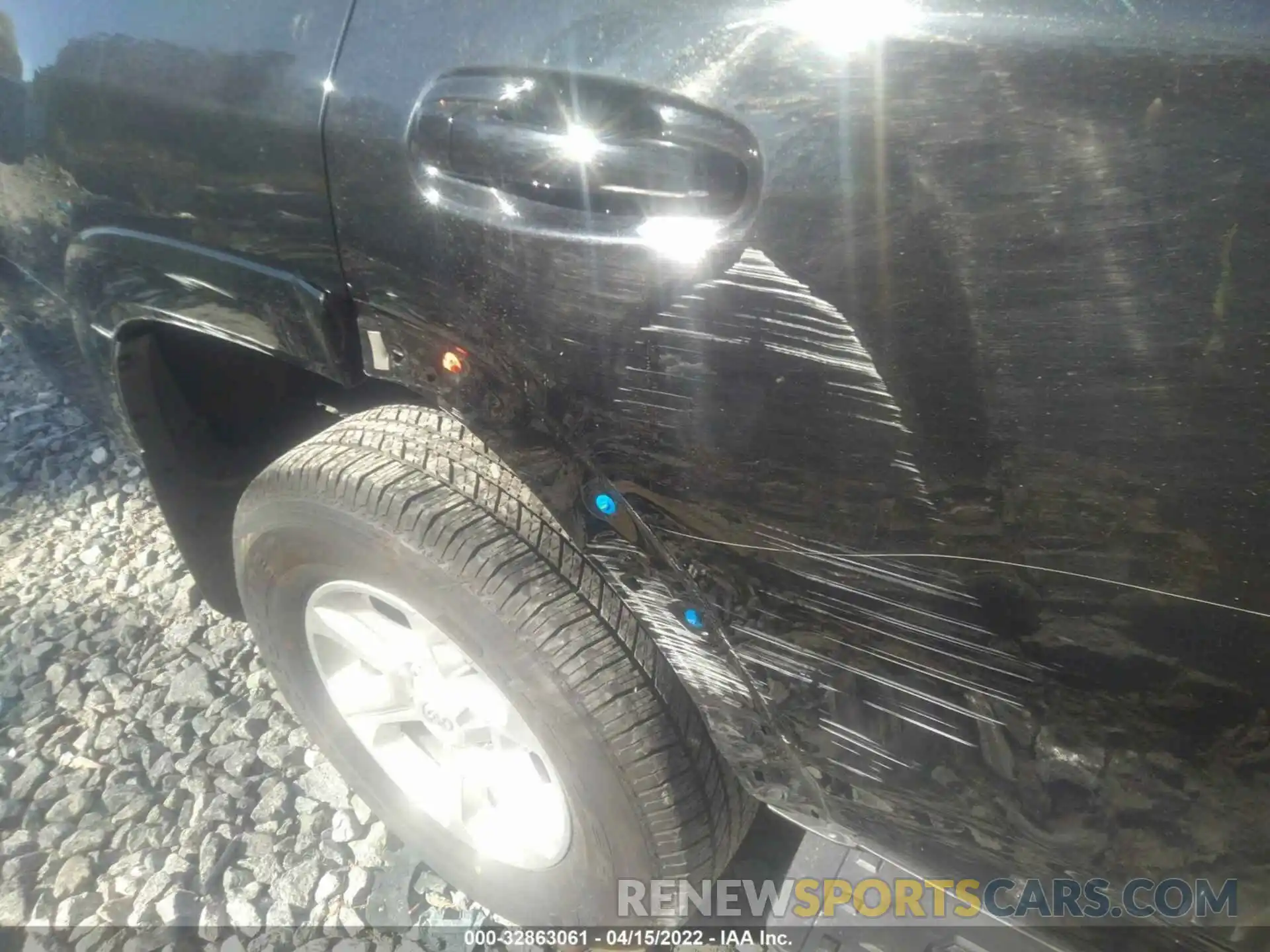 6 Photograph of a damaged car JTEMU5JR7M5940705 TOYOTA 4RUNNER 2021