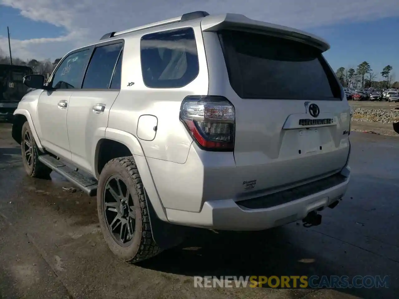 3 Photograph of a damaged car JTEMU5JR7M5957083 TOYOTA 4RUNNER 2021