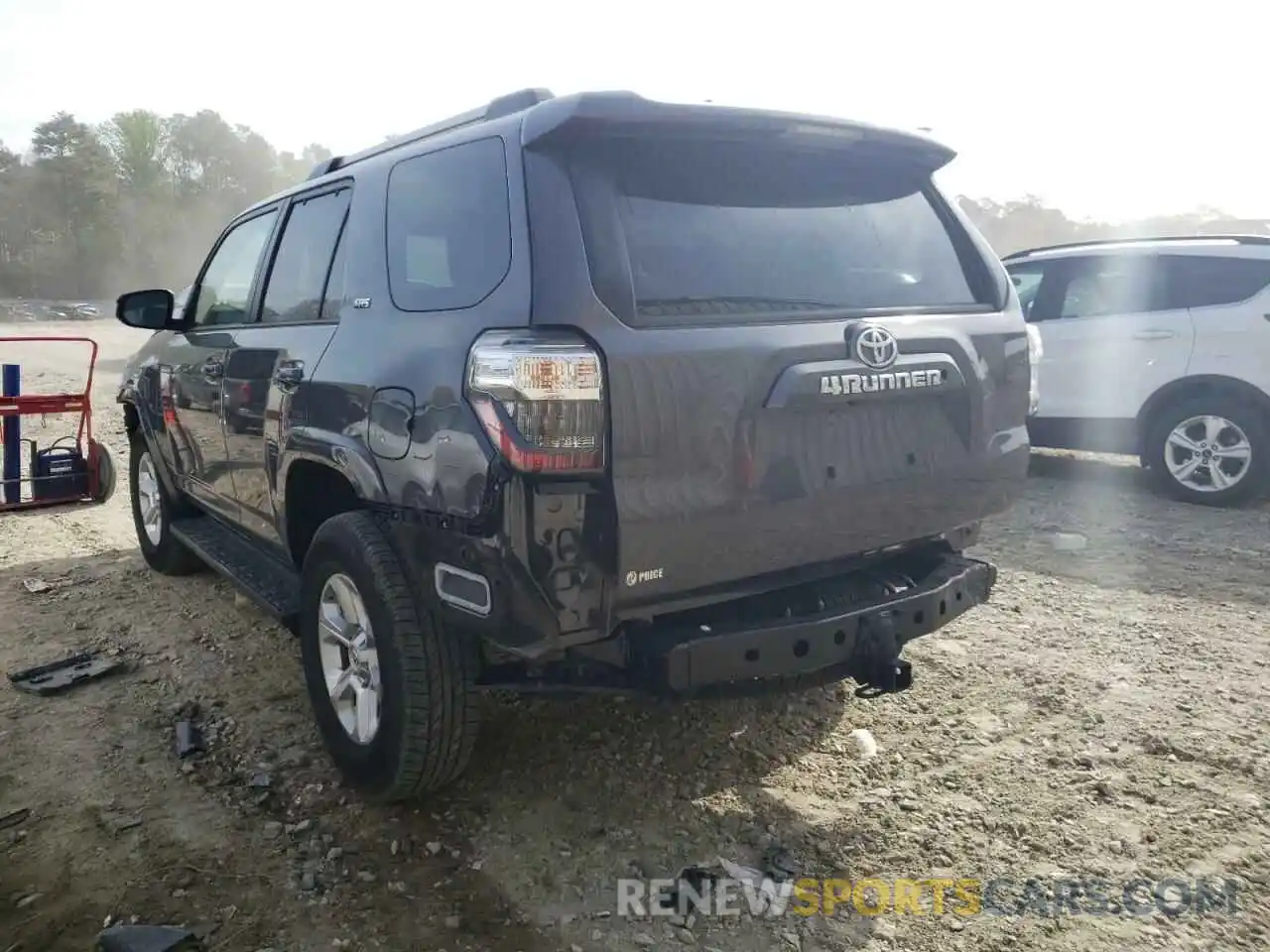 3 Photograph of a damaged car JTEMU5JR8M5842136 TOYOTA 4RUNNER 2021