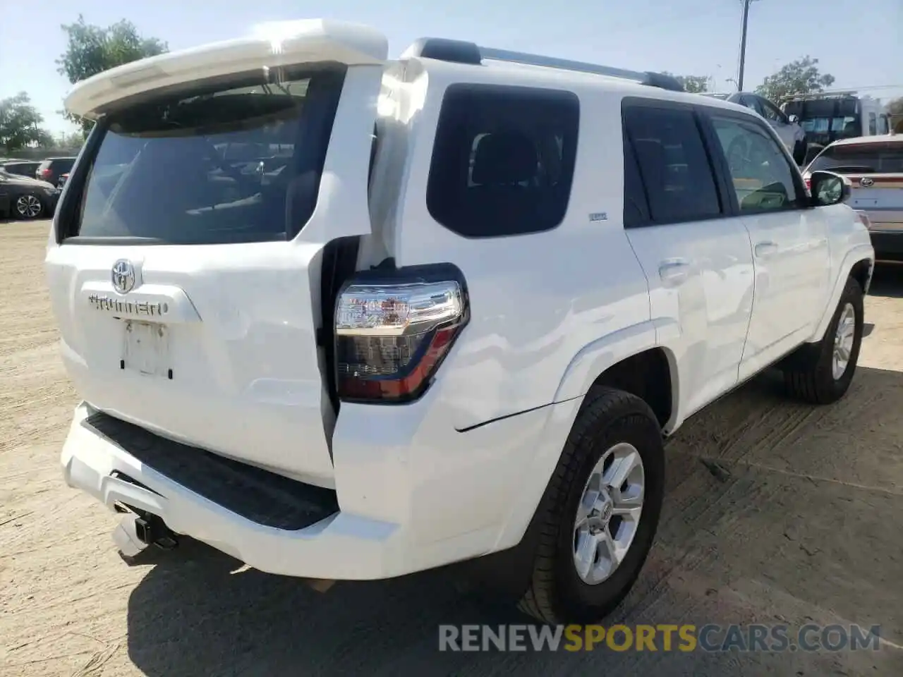 4 Photograph of a damaged car JTEMU5JR8M5866145 TOYOTA 4RUNNER 2021