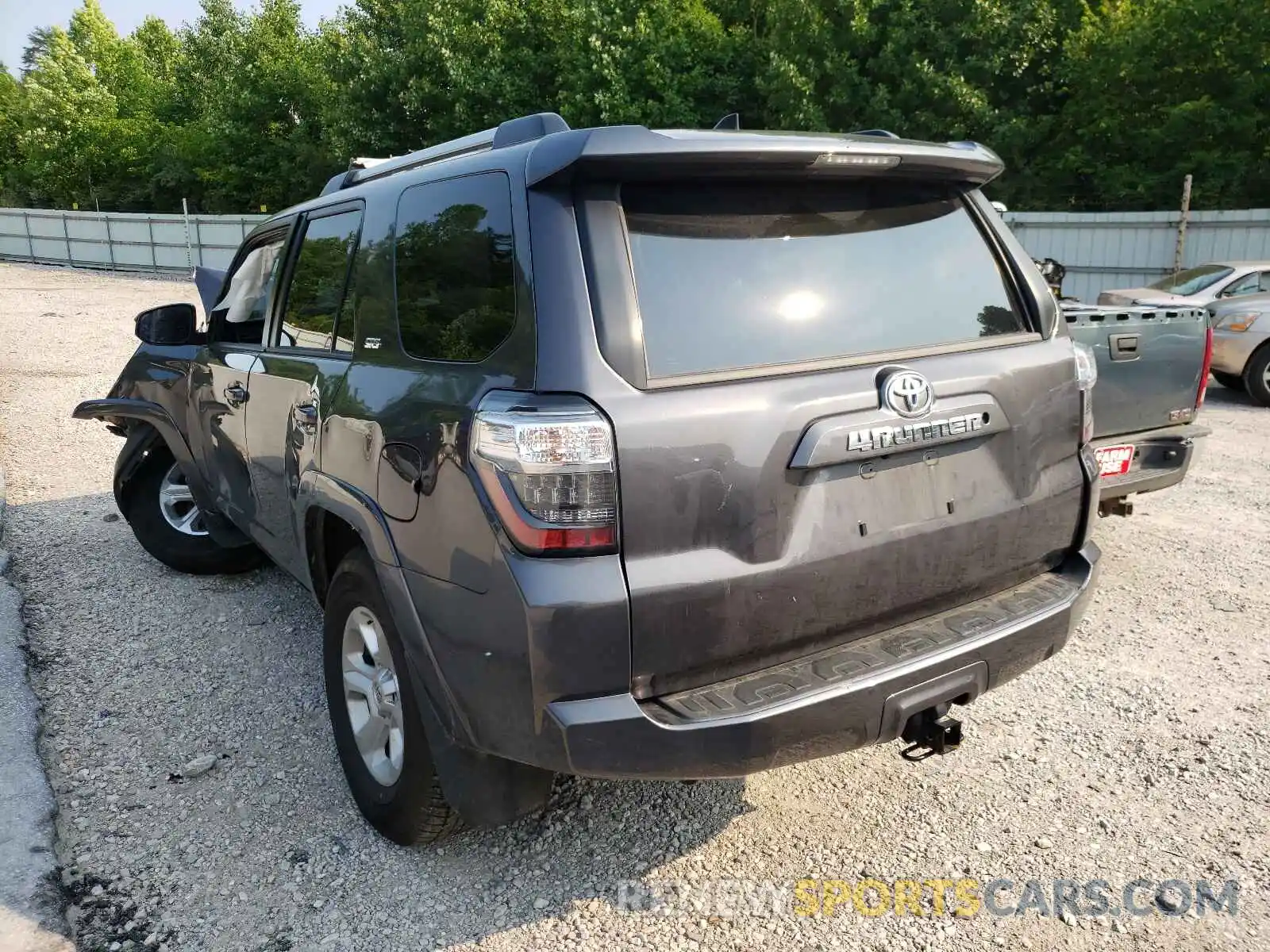 3 Photograph of a damaged car JTEMU5JR8M5882037 TOYOTA 4RUNNER 2021