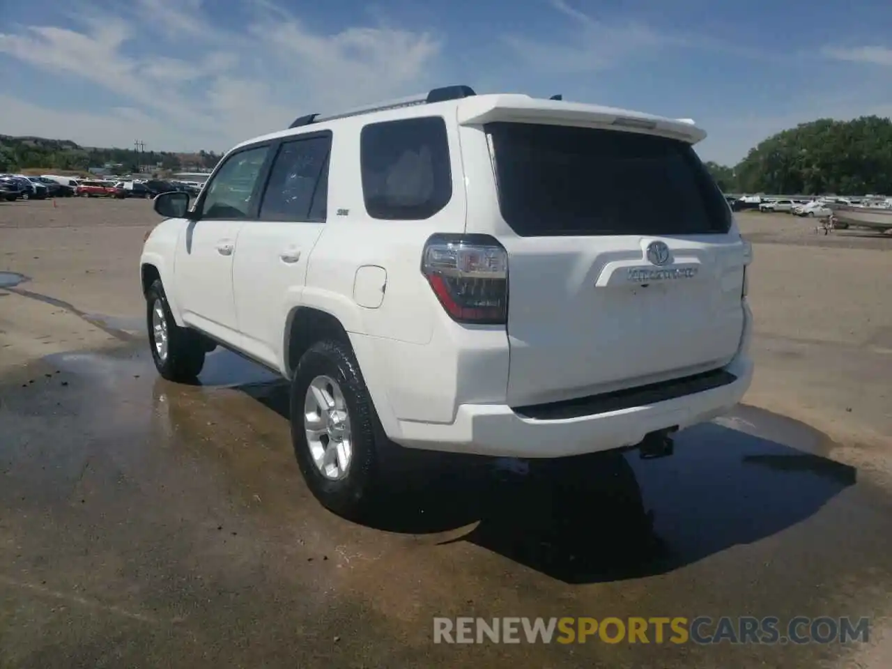 3 Photograph of a damaged car JTEMU5JR8M5883494 TOYOTA 4RUNNER 2021