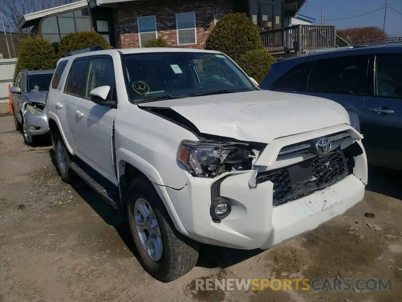 9 Photograph of a damaged car JTEMU5JR8M5923797 TOYOTA 4RUNNER 2021