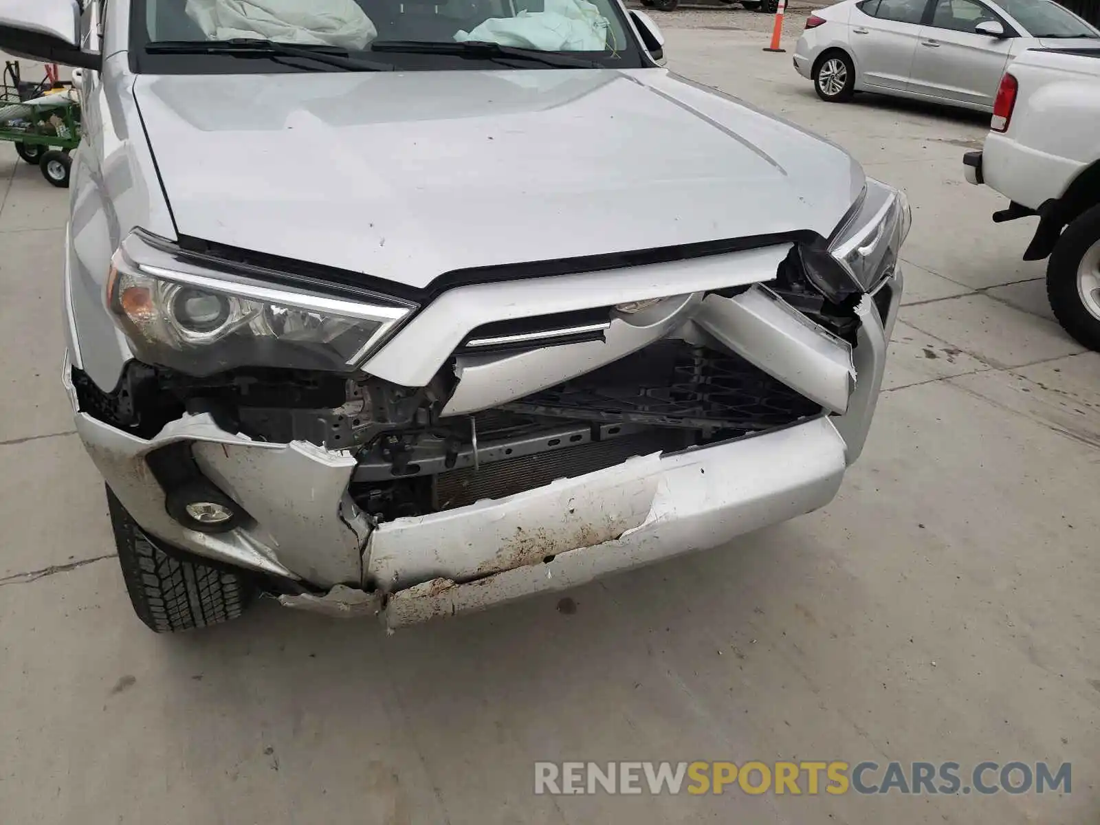 9 Photograph of a damaged car JTEMU5JR8M5930216 TOYOTA 4RUNNER 2021