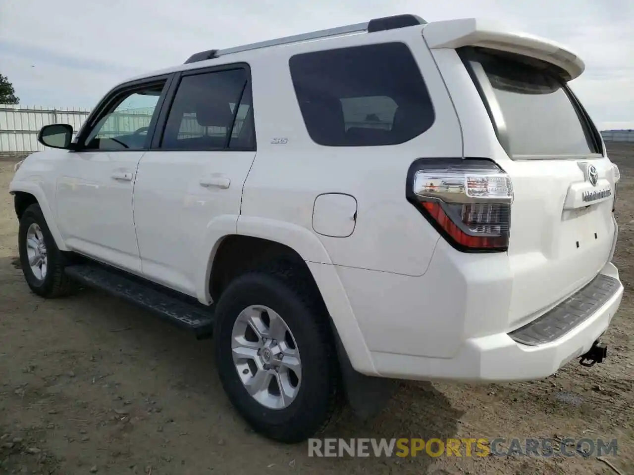 3 Photograph of a damaged car JTEMU5JR8M5932368 TOYOTA 4RUNNER 2021