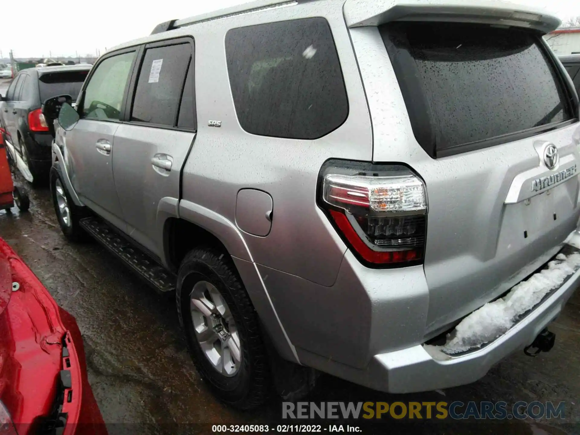 3 Photograph of a damaged car JTEMU5JR8M5938249 TOYOTA 4RUNNER 2021