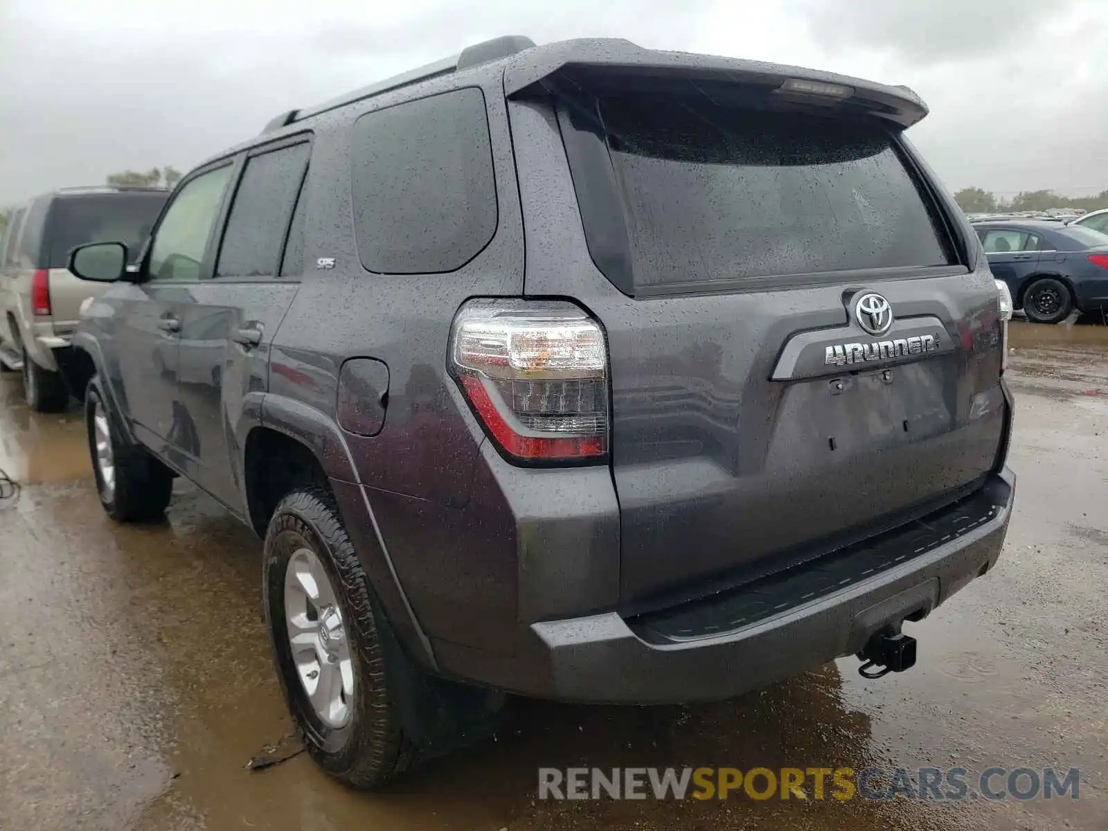 3 Photograph of a damaged car JTEMU5JR8M5948649 TOYOTA 4RUNNER 2021