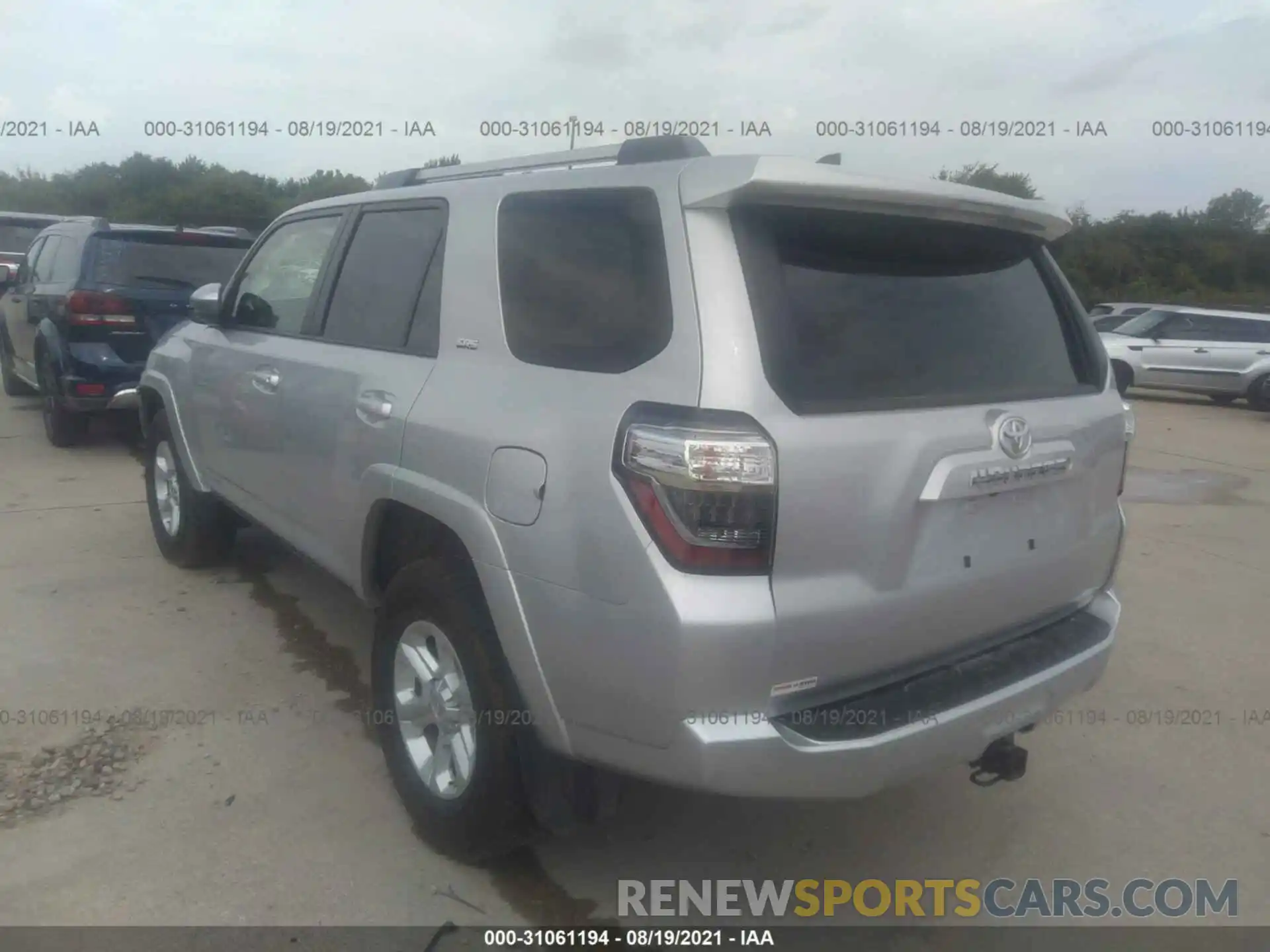 3 Photograph of a damaged car JTEMU5JR9M5881432 TOYOTA 4RUNNER 2021