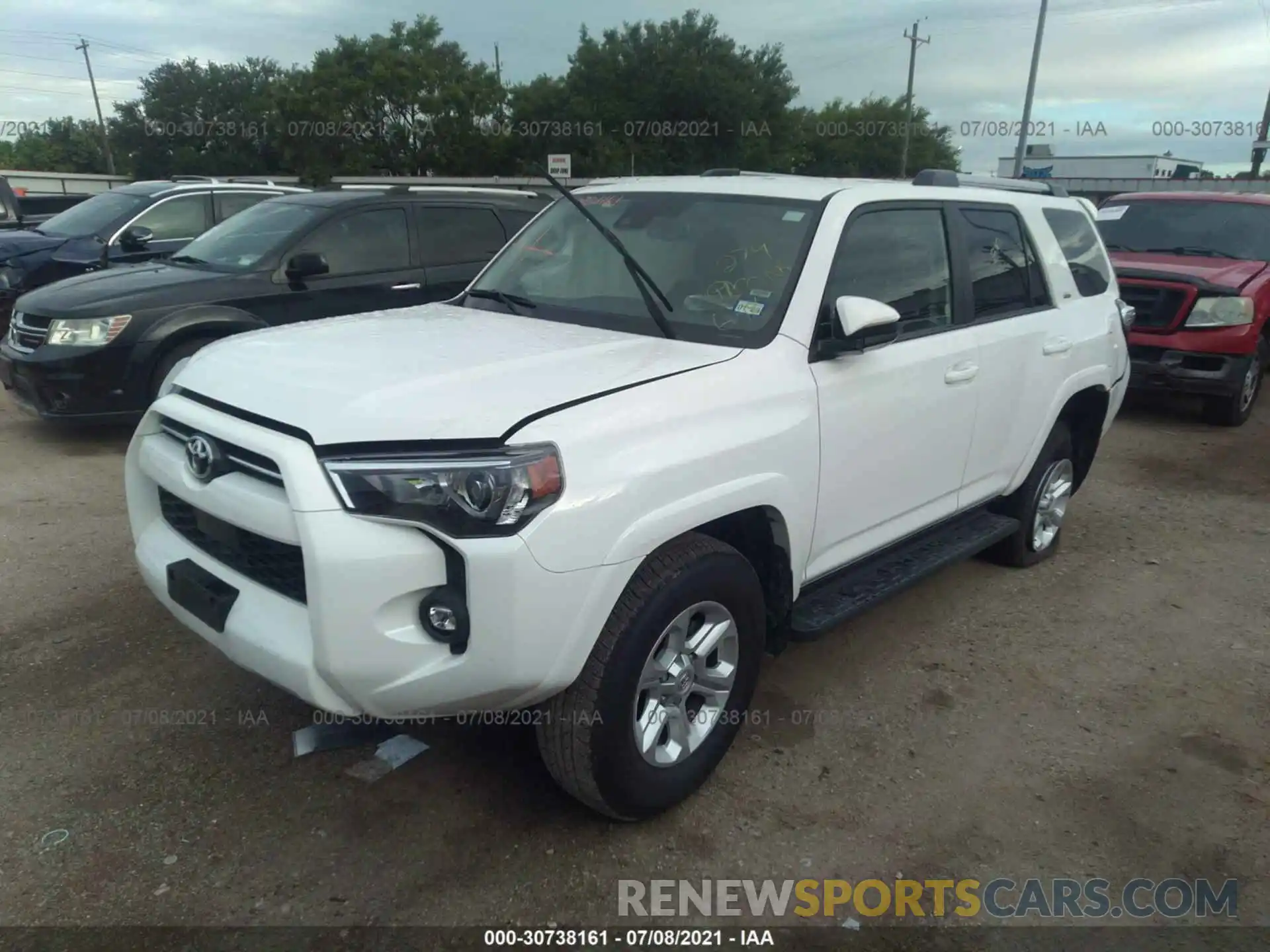 2 Photograph of a damaged car JTEMU5JR9M5900030 TOYOTA 4RUNNER 2021