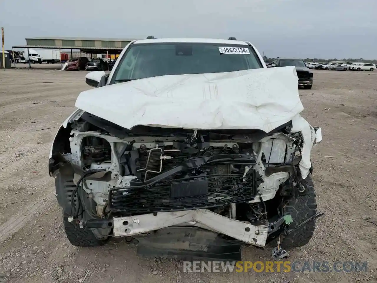 5 Photograph of a damaged car JTEMU5JR9M5911769 TOYOTA 4RUNNER 2021