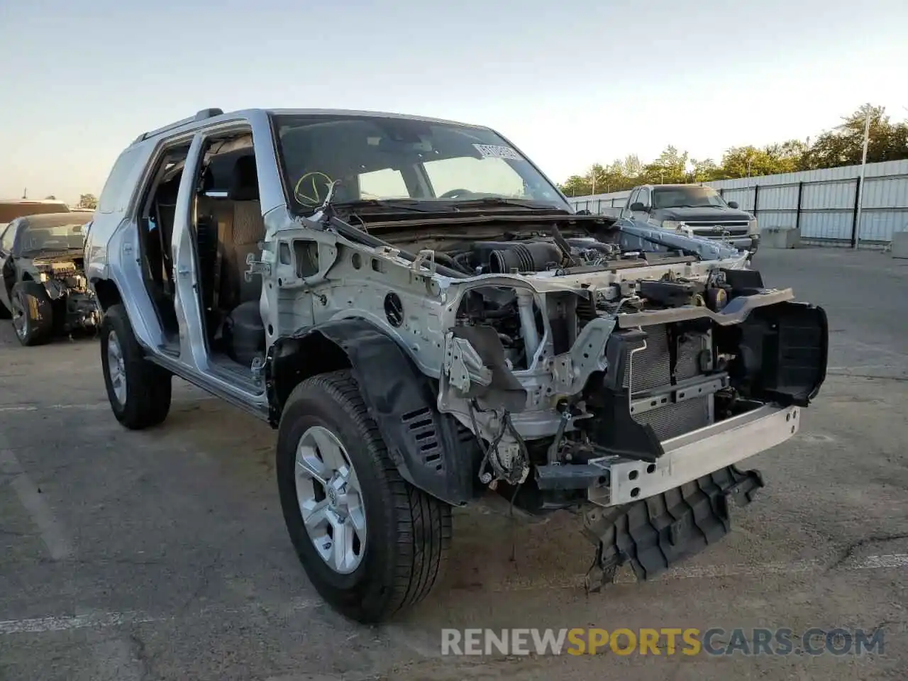 1 Photograph of a damaged car JTEMU5JR9M5929107 TOYOTA 4RUNNER 2021