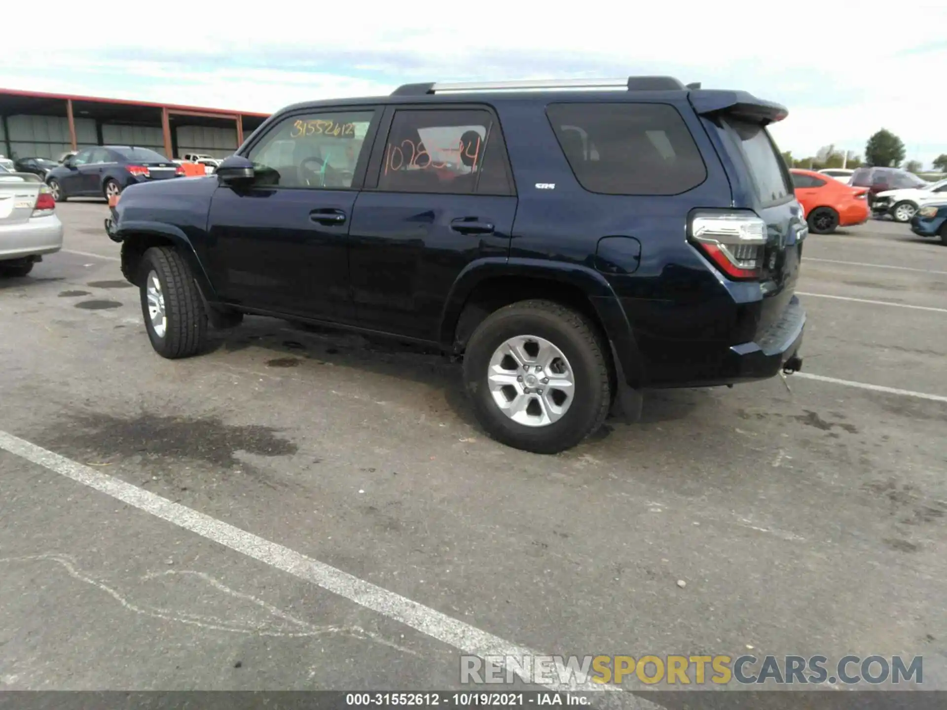 3 Фотография поврежденного автомобиля JTEMU5JR9M5930385 TOYOTA 4RUNNER 2021