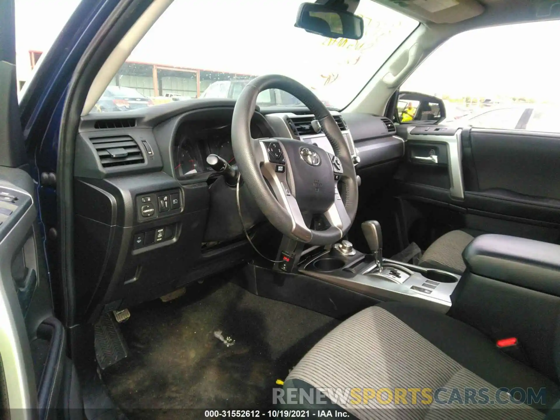 5 Photograph of a damaged car JTEMU5JR9M5930385 TOYOTA 4RUNNER 2021