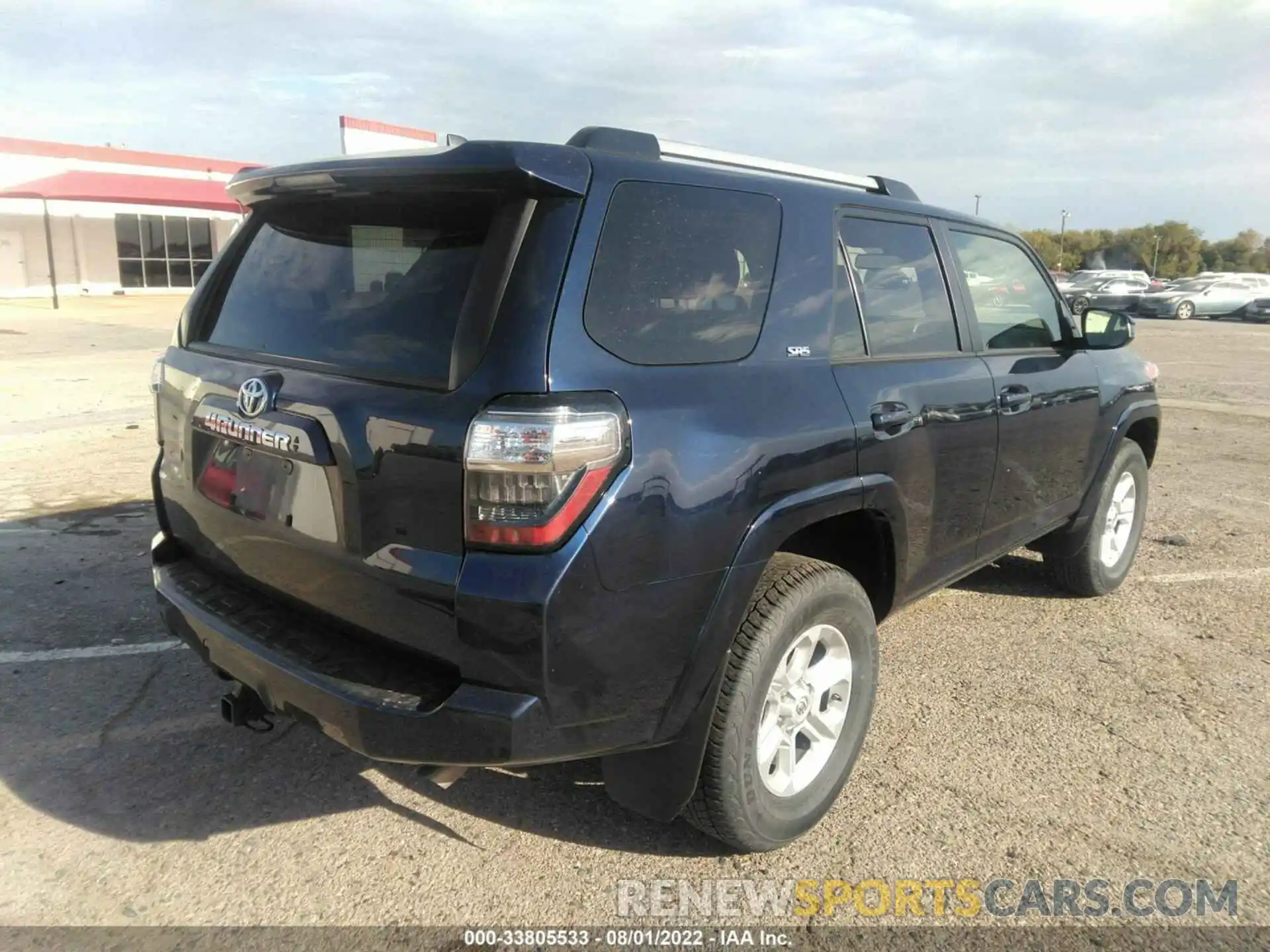 4 Photograph of a damaged car JTEMU5JR9M5930970 TOYOTA 4RUNNER 2021