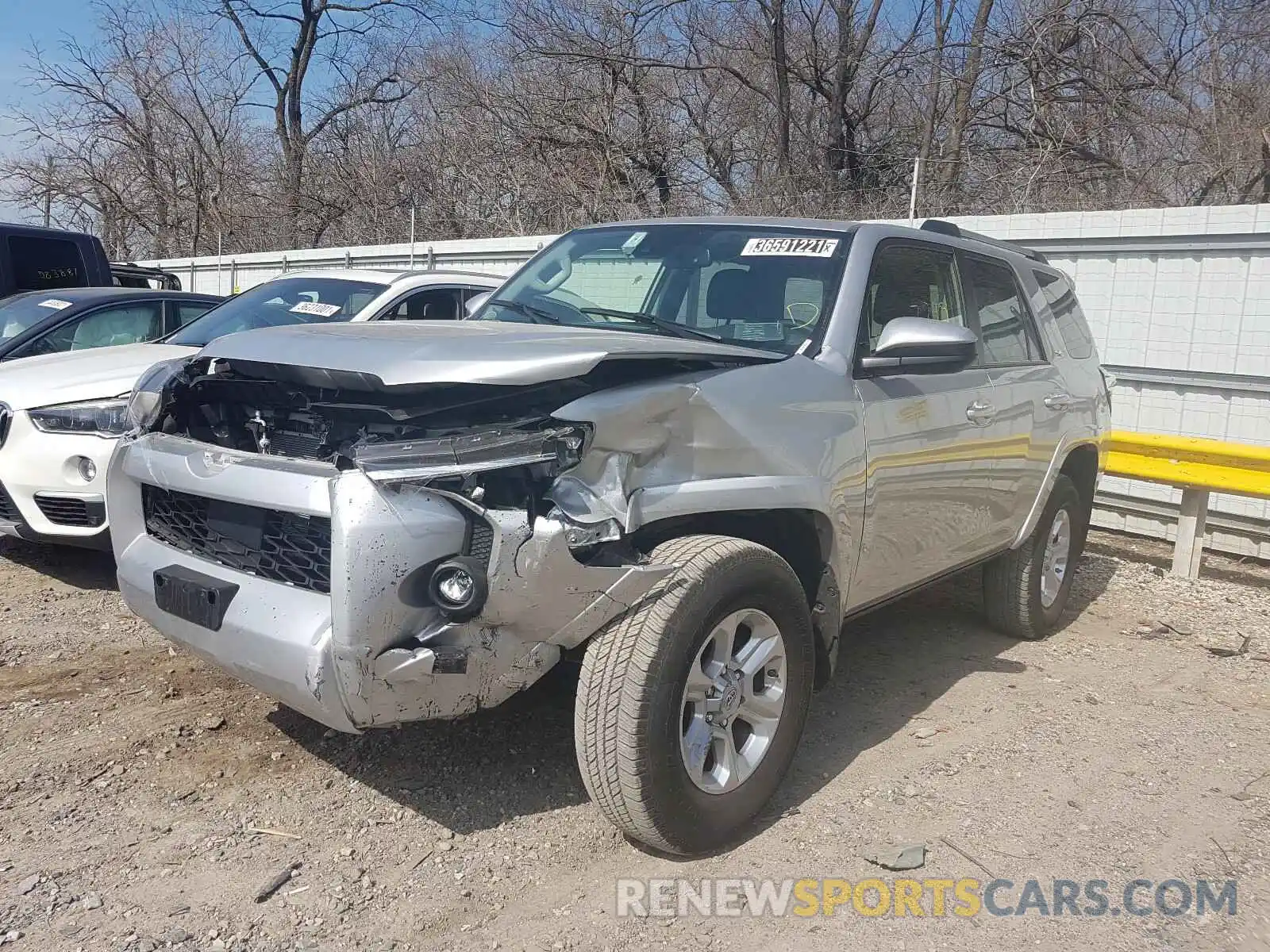 2 Photograph of a damaged car JTEMU5JRXM5874778 TOYOTA 4RUNNER 2021